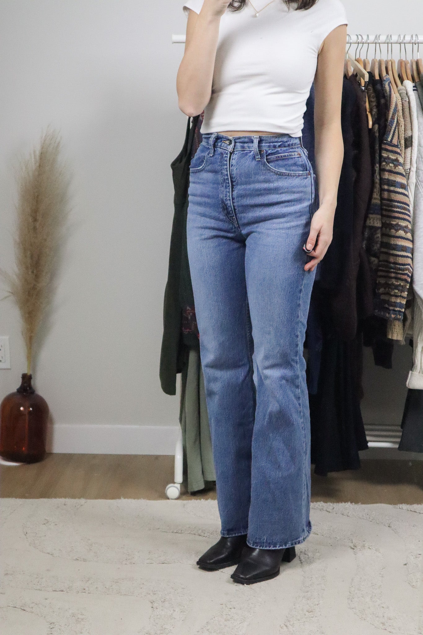 Modern x 70s High Flare Levi's Jeans (27)