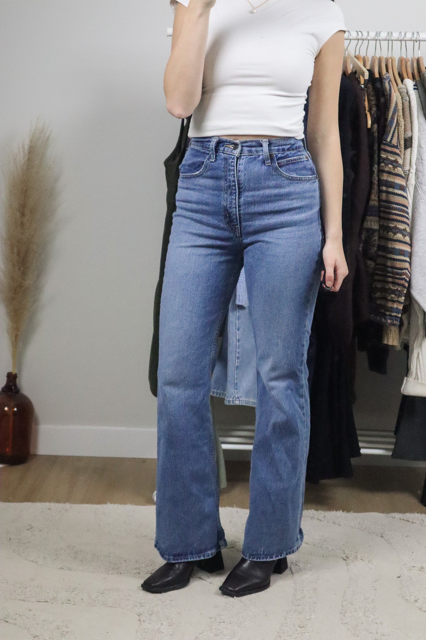 Modern x 70s High Flare Levi's Jeans (27)