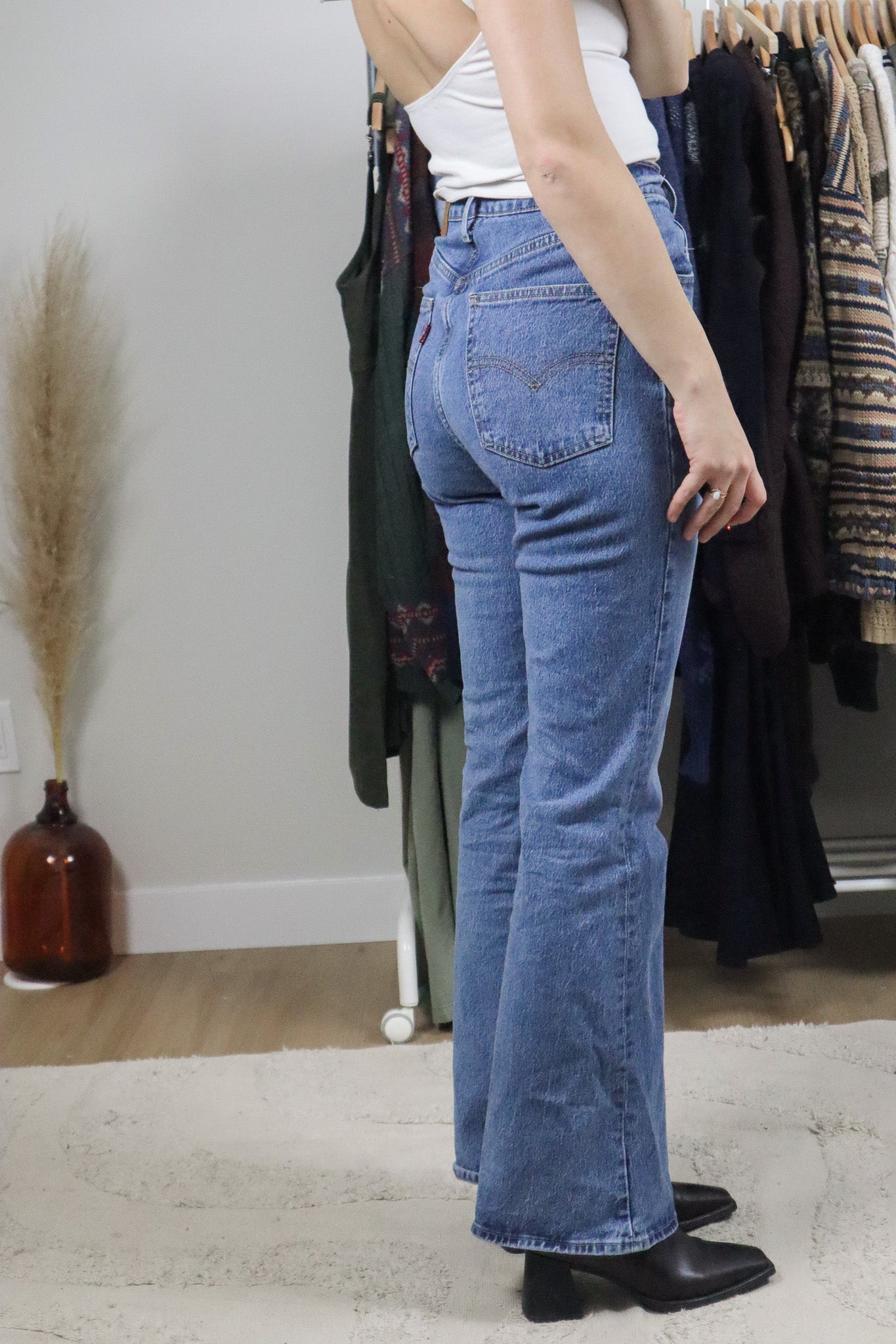 Modern x 70s High Flare Levi's Jeans (27)