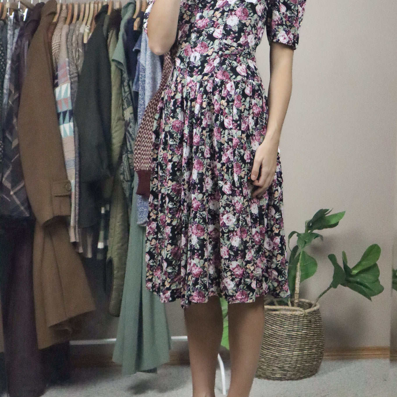 Made in Canada x Vintage x Floral Collard Midi Dress (S)