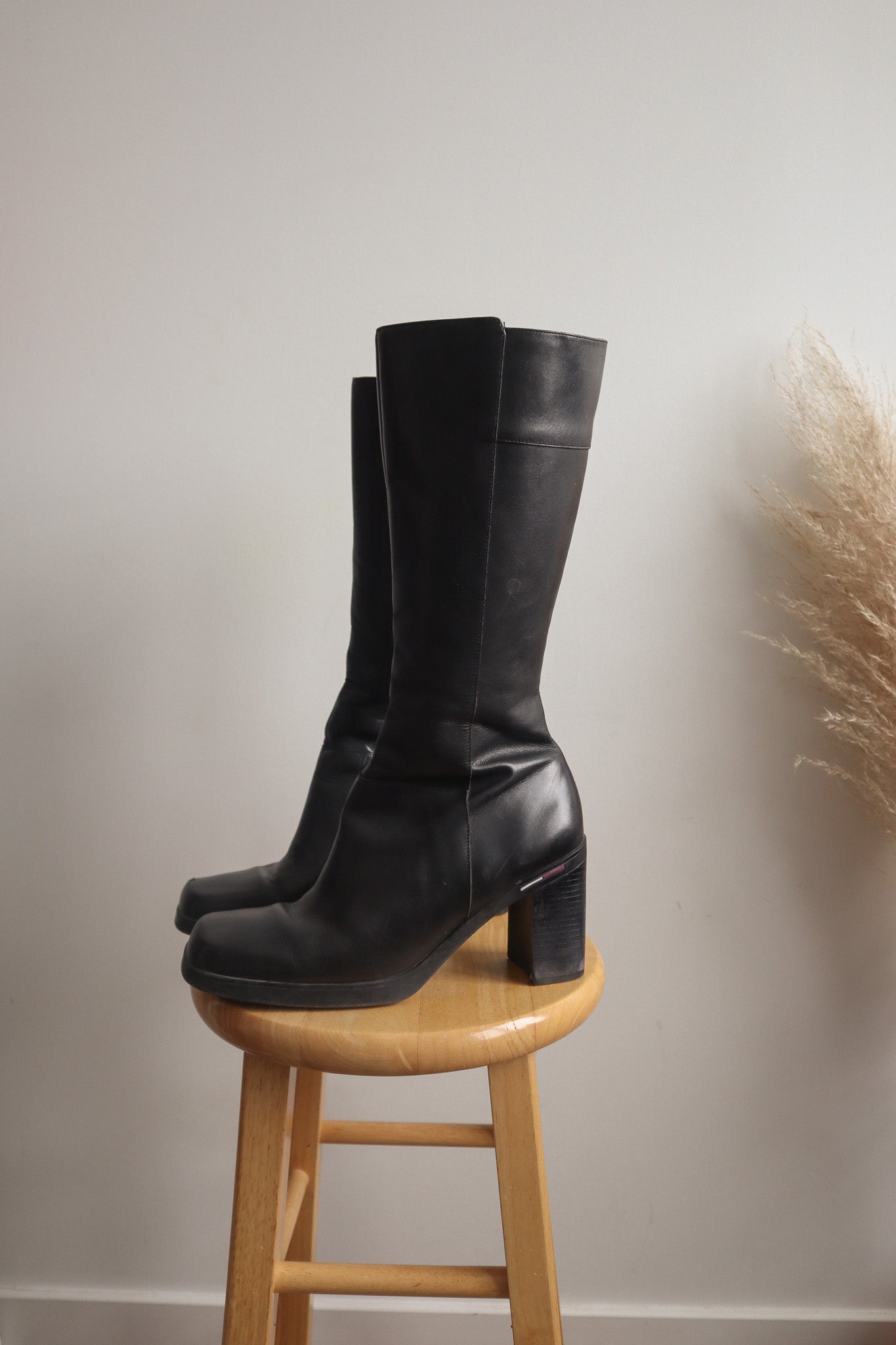 Vintage x Tommy Hilfiger x Leather Boots (10/10.5)