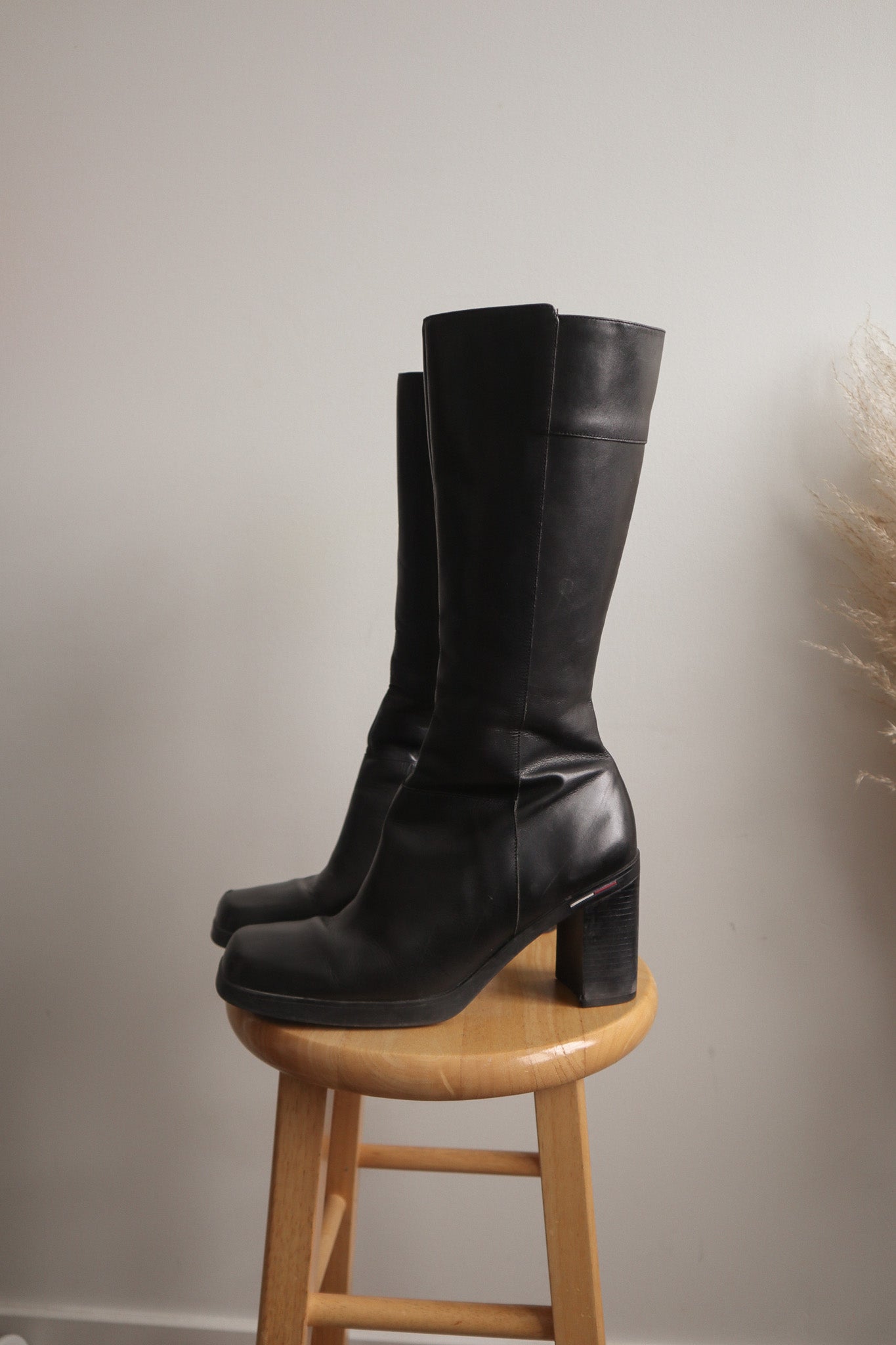 Vintage x Tommy Hilfiger x Leather Boots (10/10.5)