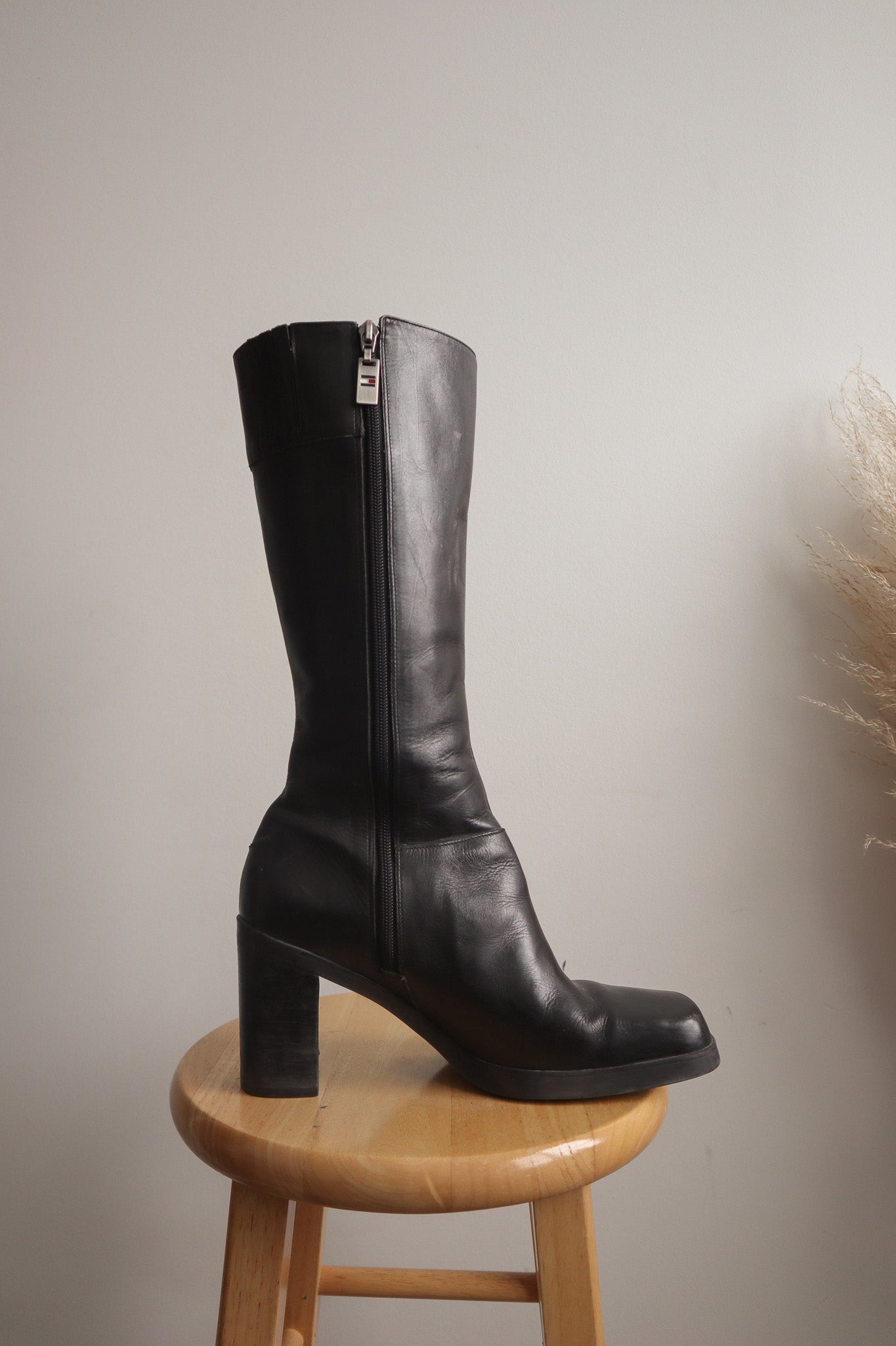 Vintage x Tommy Hilfiger x Leather Boots (10/10.5)