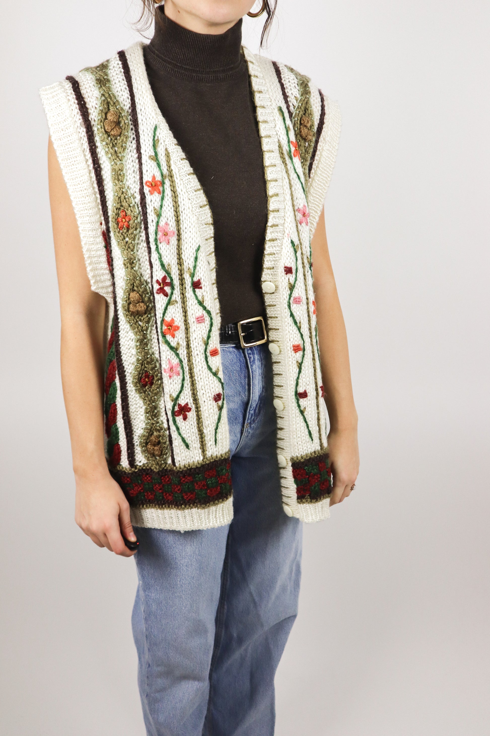 Made in Korea x Vintage x Hand Knit Floral Vest (L/XL)