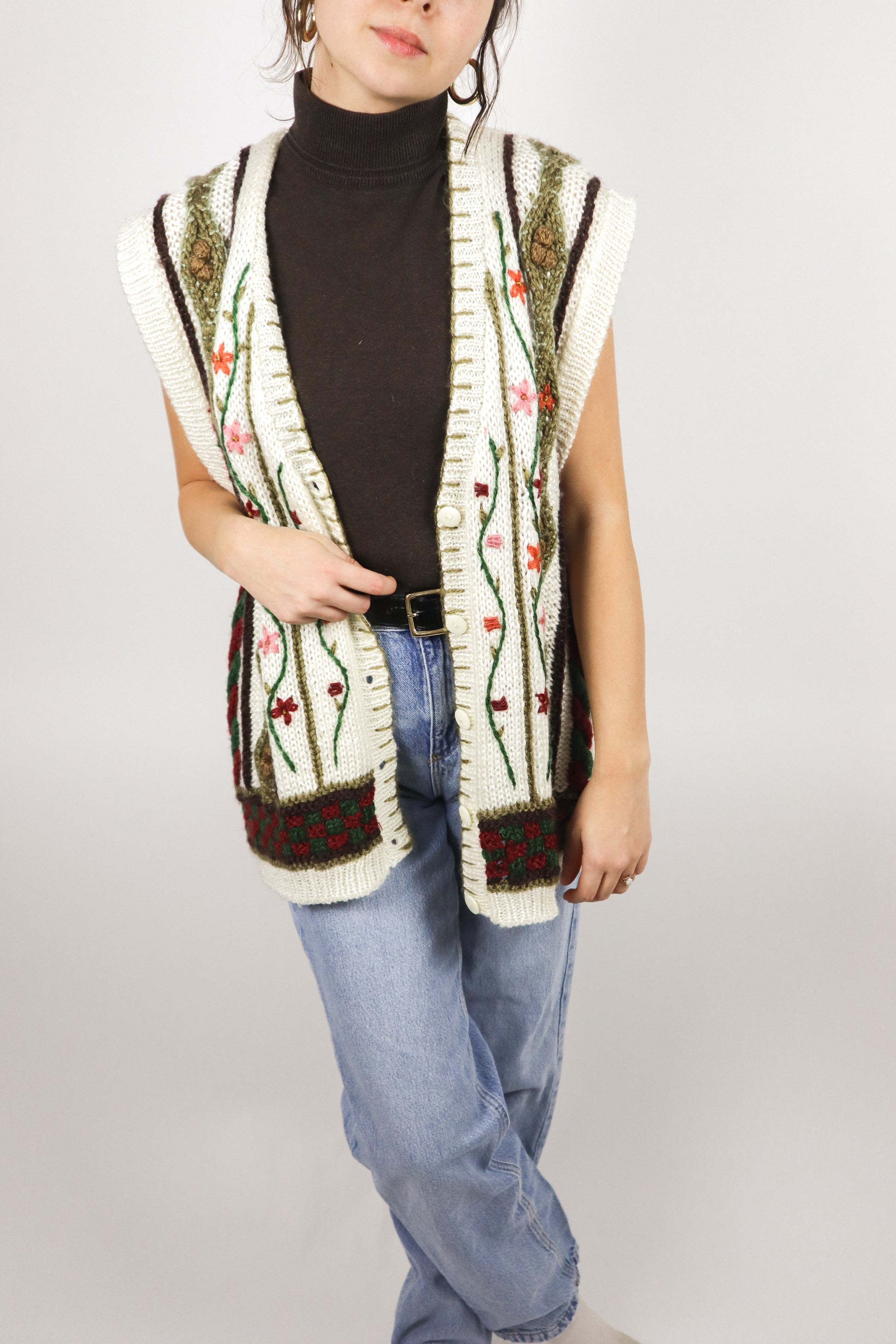 Made in Korea x Vintage x Hand Knit Floral Vest (L/XL)