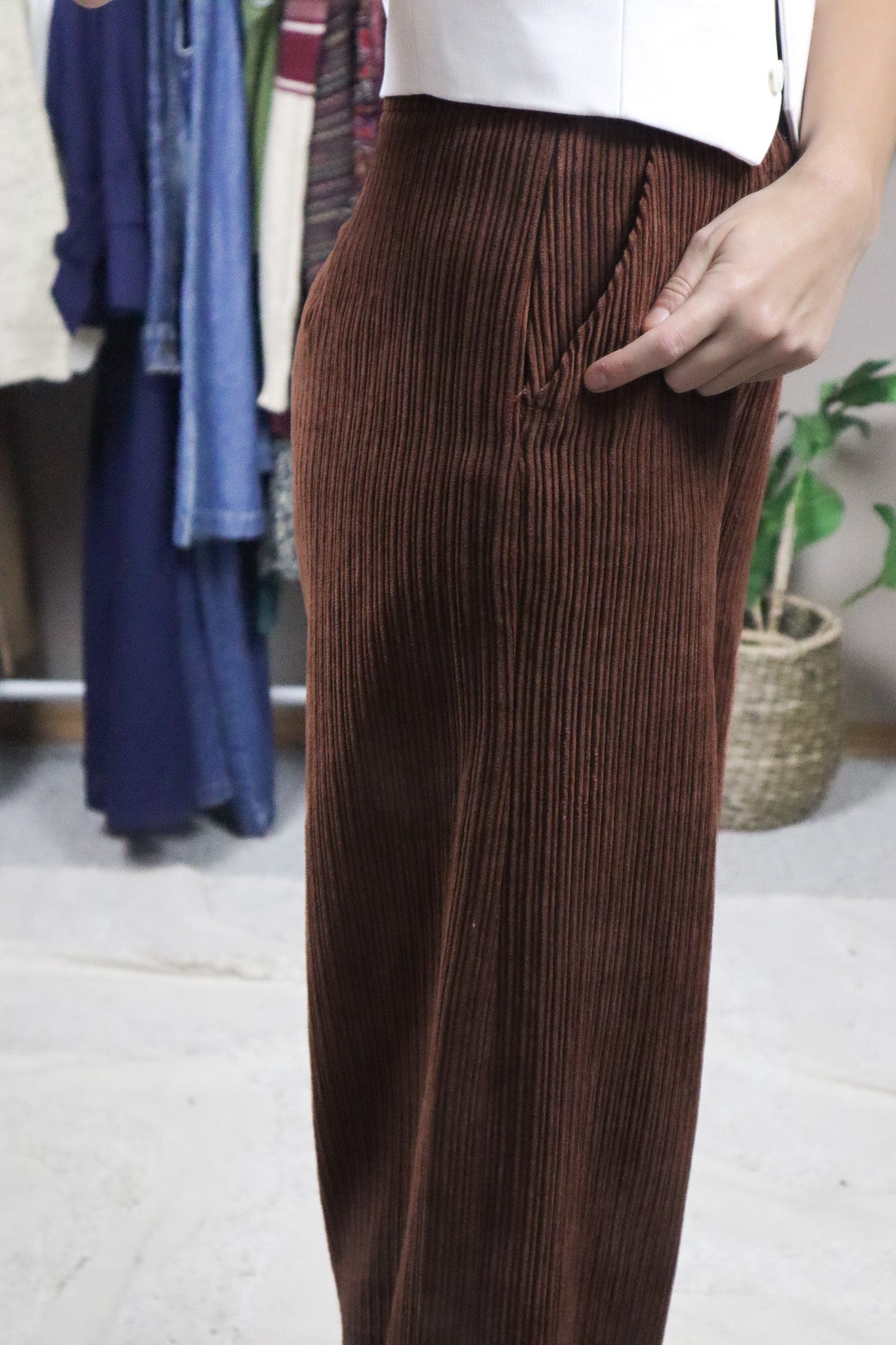 Modern x Corduroy Wide-Leg Pant (4/6)
