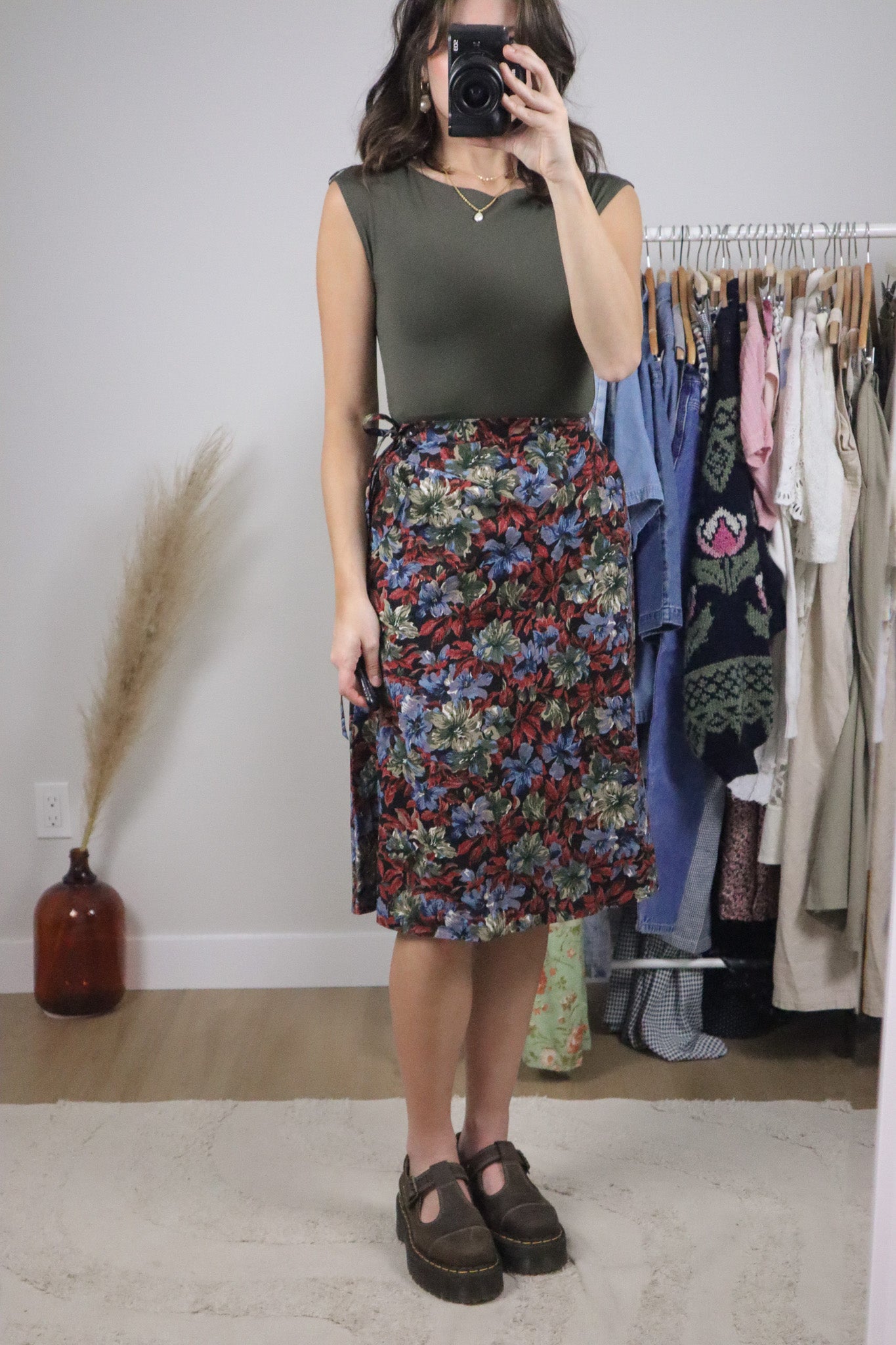 Made in Canada x Vintage x Wrap Floral Midi Skirt (XXS)