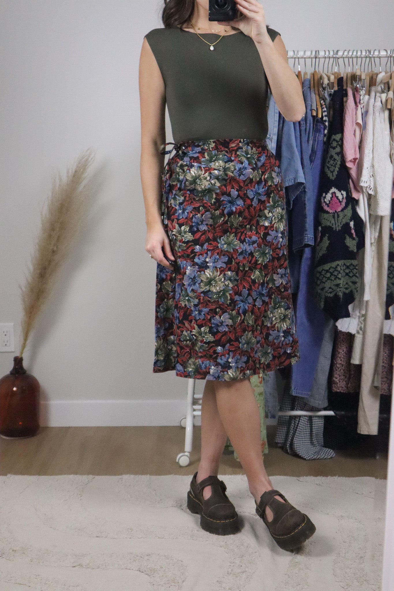 Made in Canada x Vintage x Wrap Floral Midi Skirt (XXS)