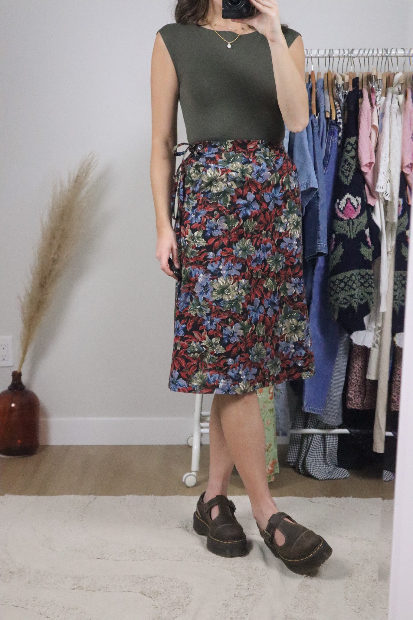 Made in Canada x Vintage x Wrap Floral Midi Skirt (XXS)