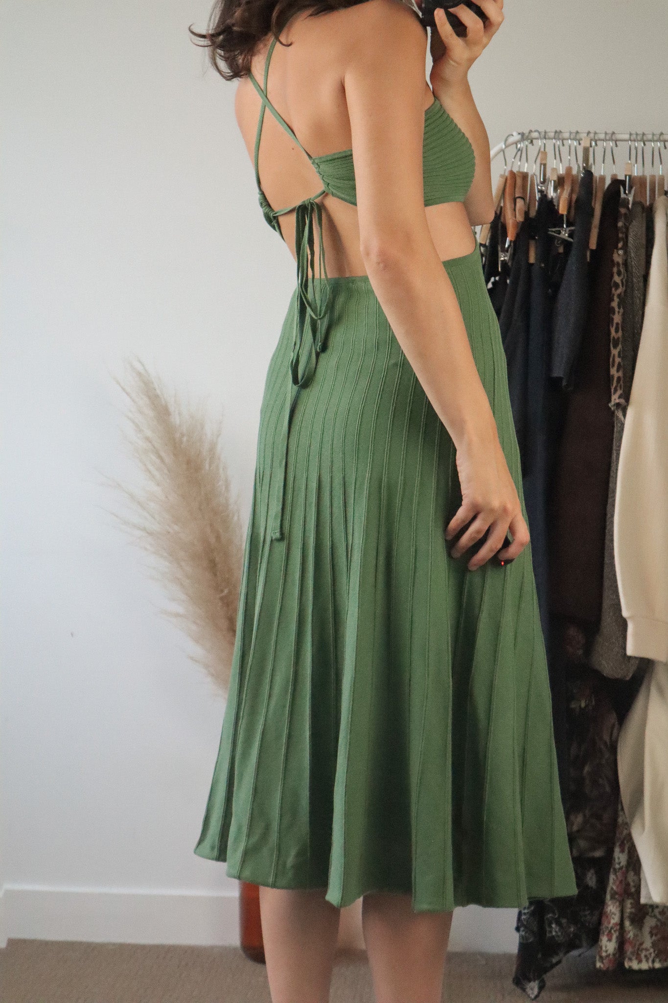 Modern x Cut-Out Dress (S)