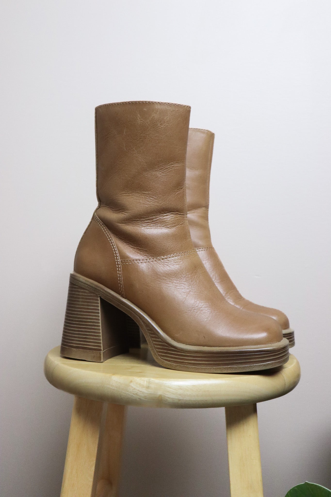 Modern x Leather Platform Boots (7.5)