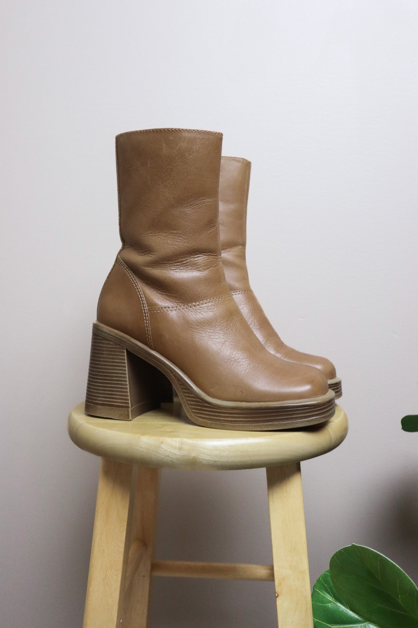 Modern x Leather Platform Boots (7.5)