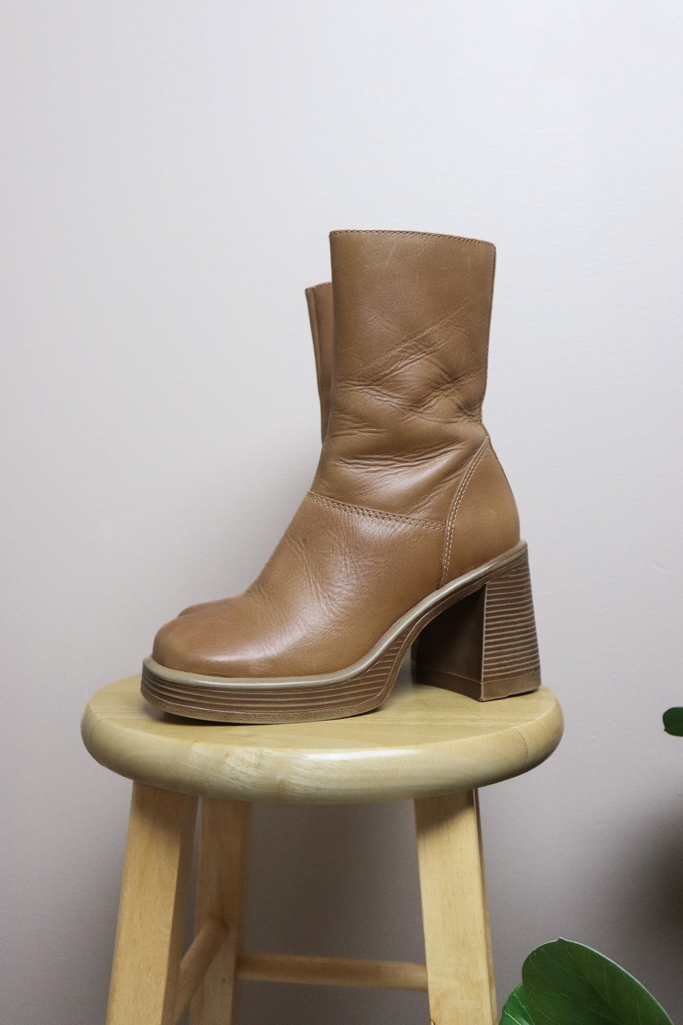 Modern x Leather Platform Boots (7.5)