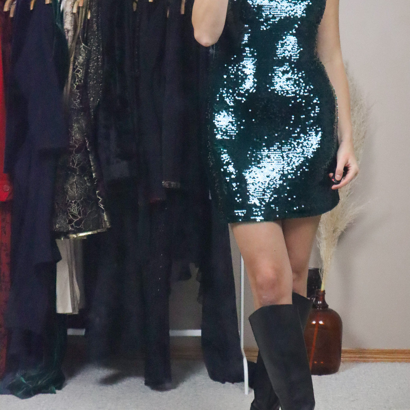 Modern x Open Back Sequence Mini Dress (S)