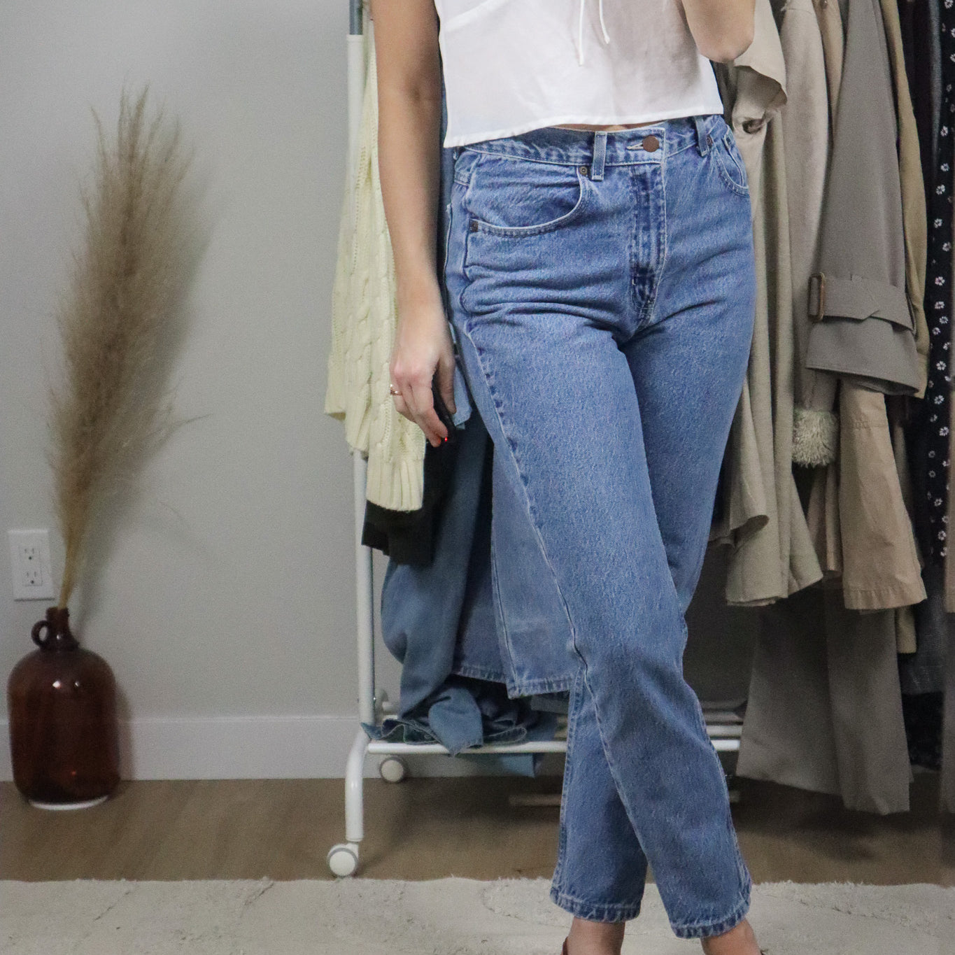 Vintage x Mom Jeans (4/6)