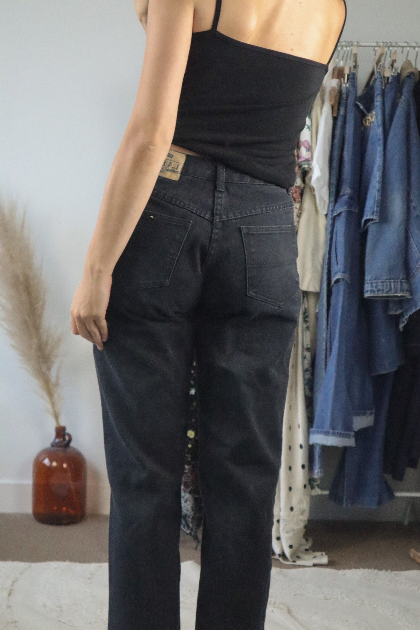 Vintage x Black Jeans (6)
