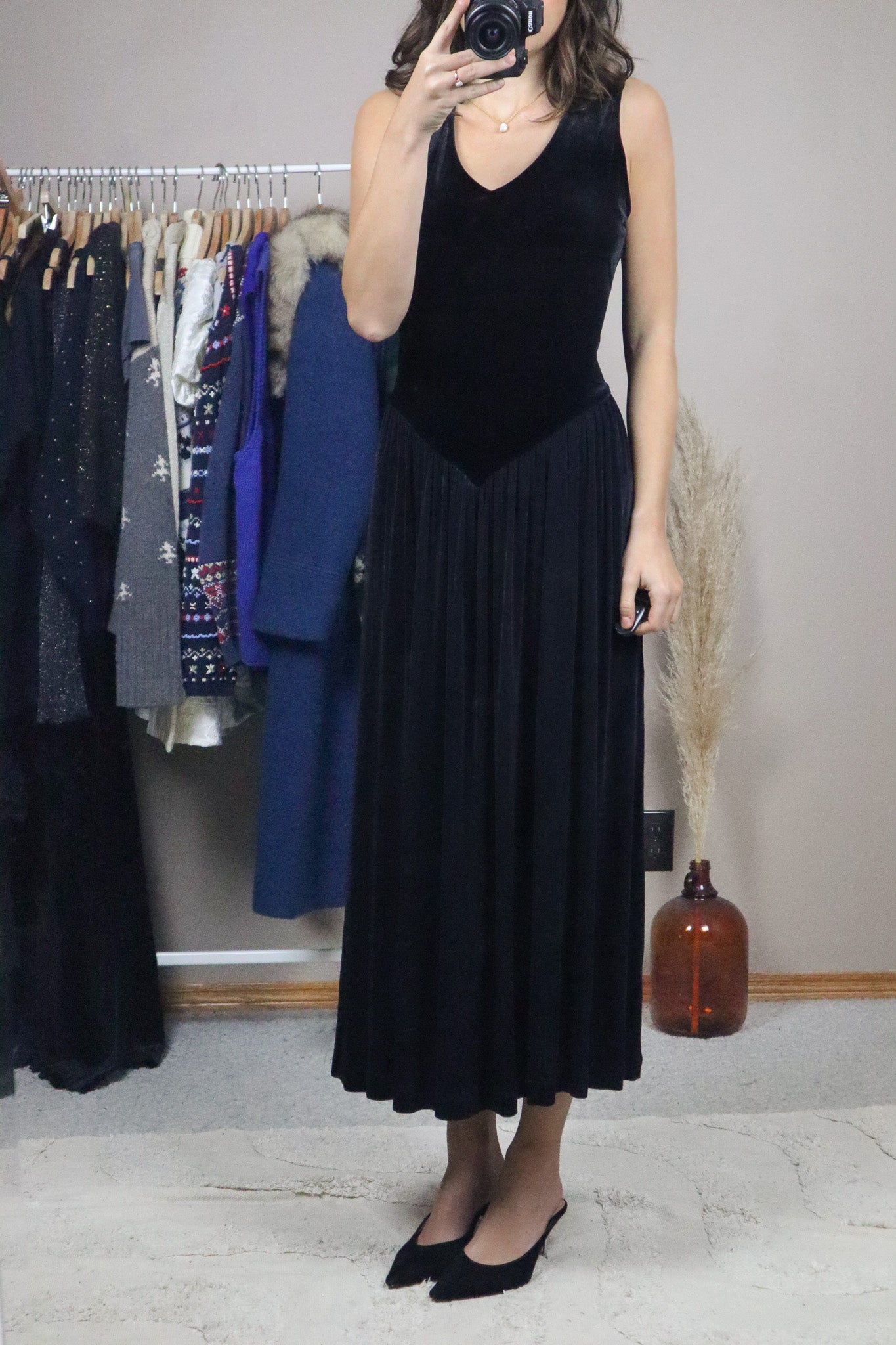 Made in Canada x Vintage x Velvet Drop Waist Dress (10)