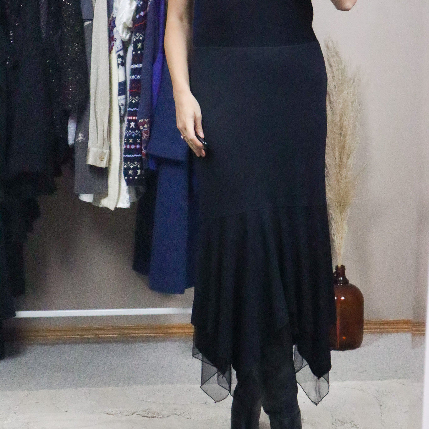 Vintage x Asymmetrical Midi Skirt (8/10)