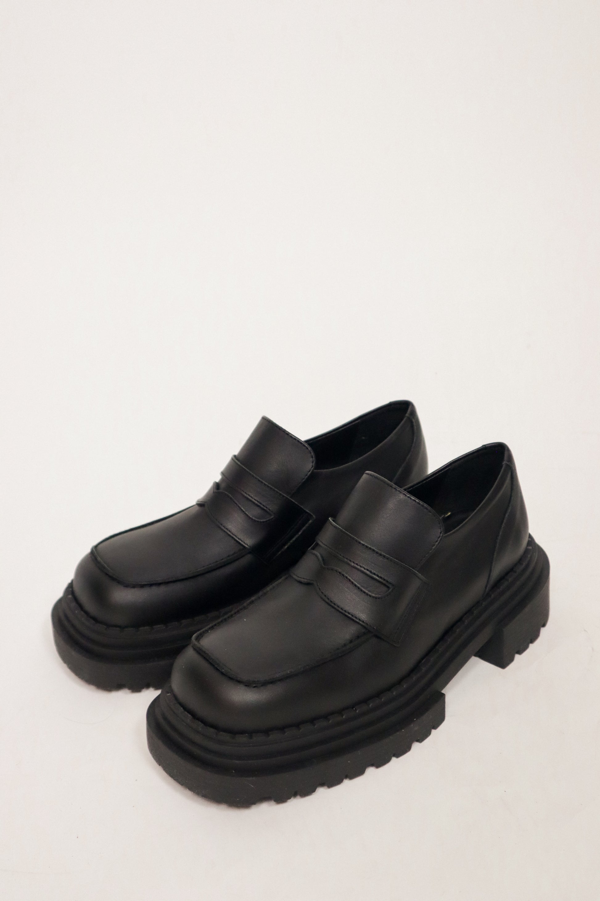 Made in Italy x Leather Loafers (7.5/8)