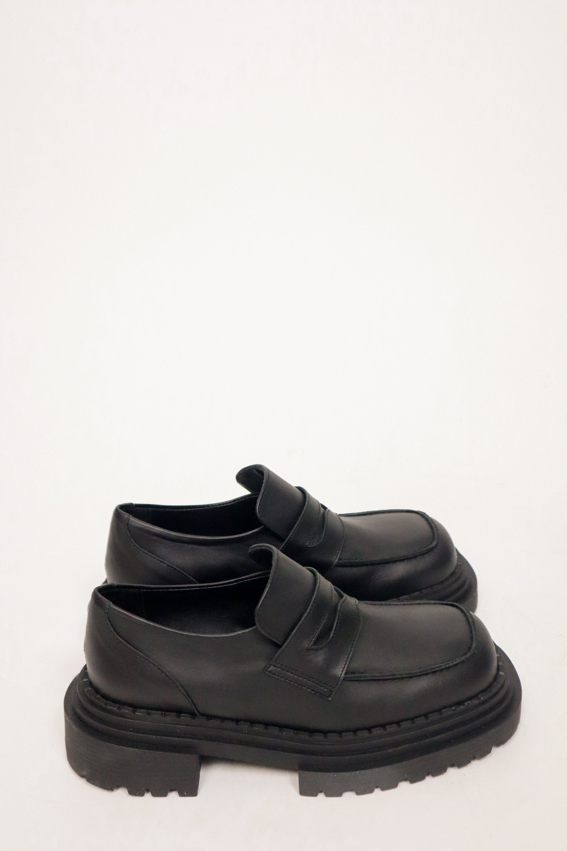 Made in Italy x Leather Loafers (7.5/8)