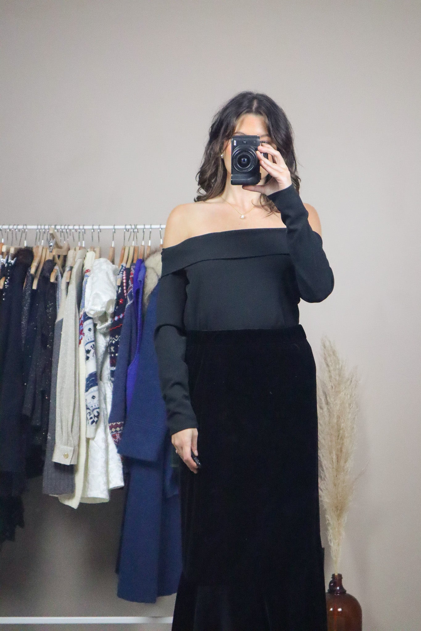 Modern x Cropped Off The Shoulder Top (L)