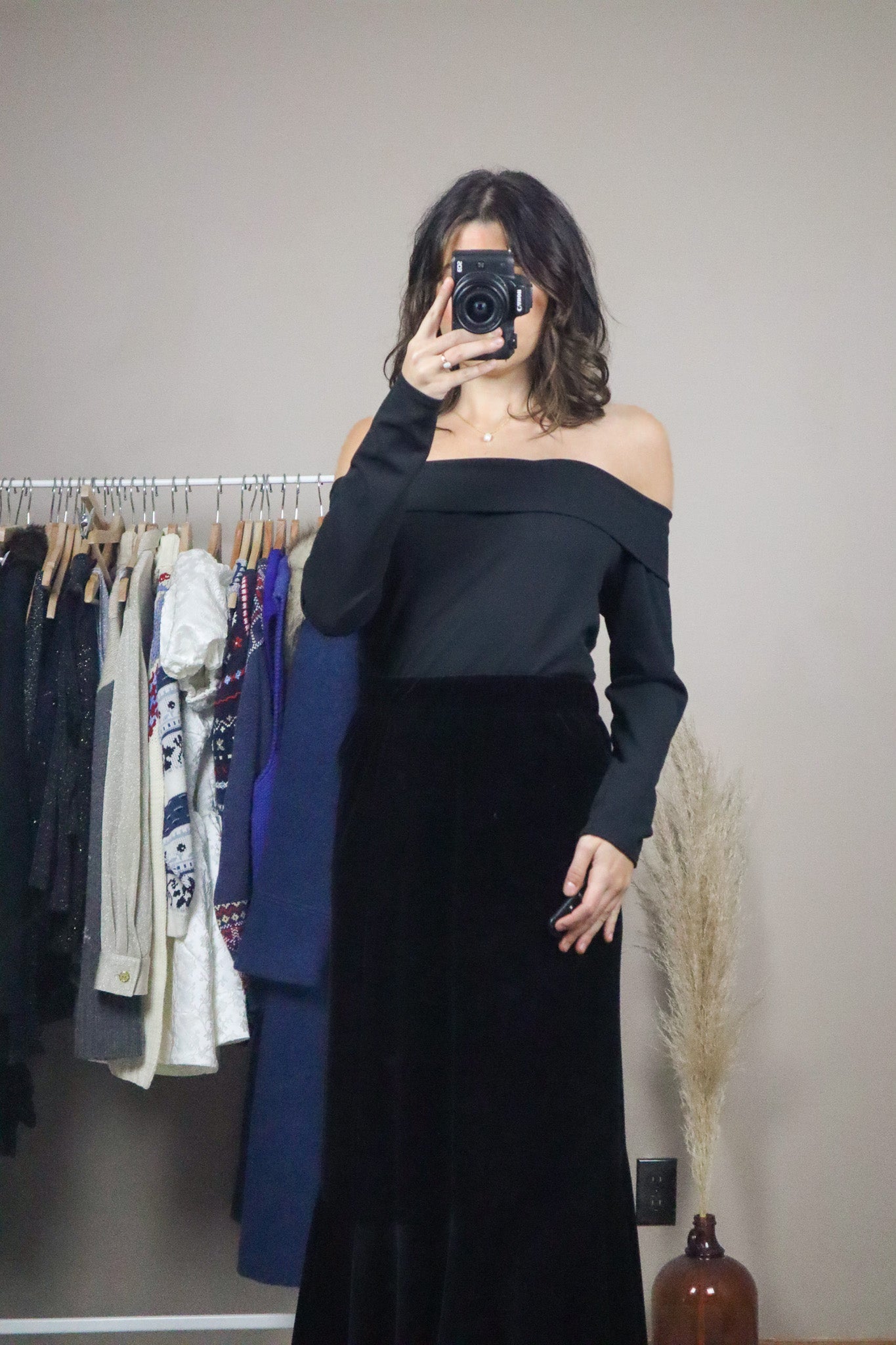 Modern x Cropped Off The Shoulder Top (L)