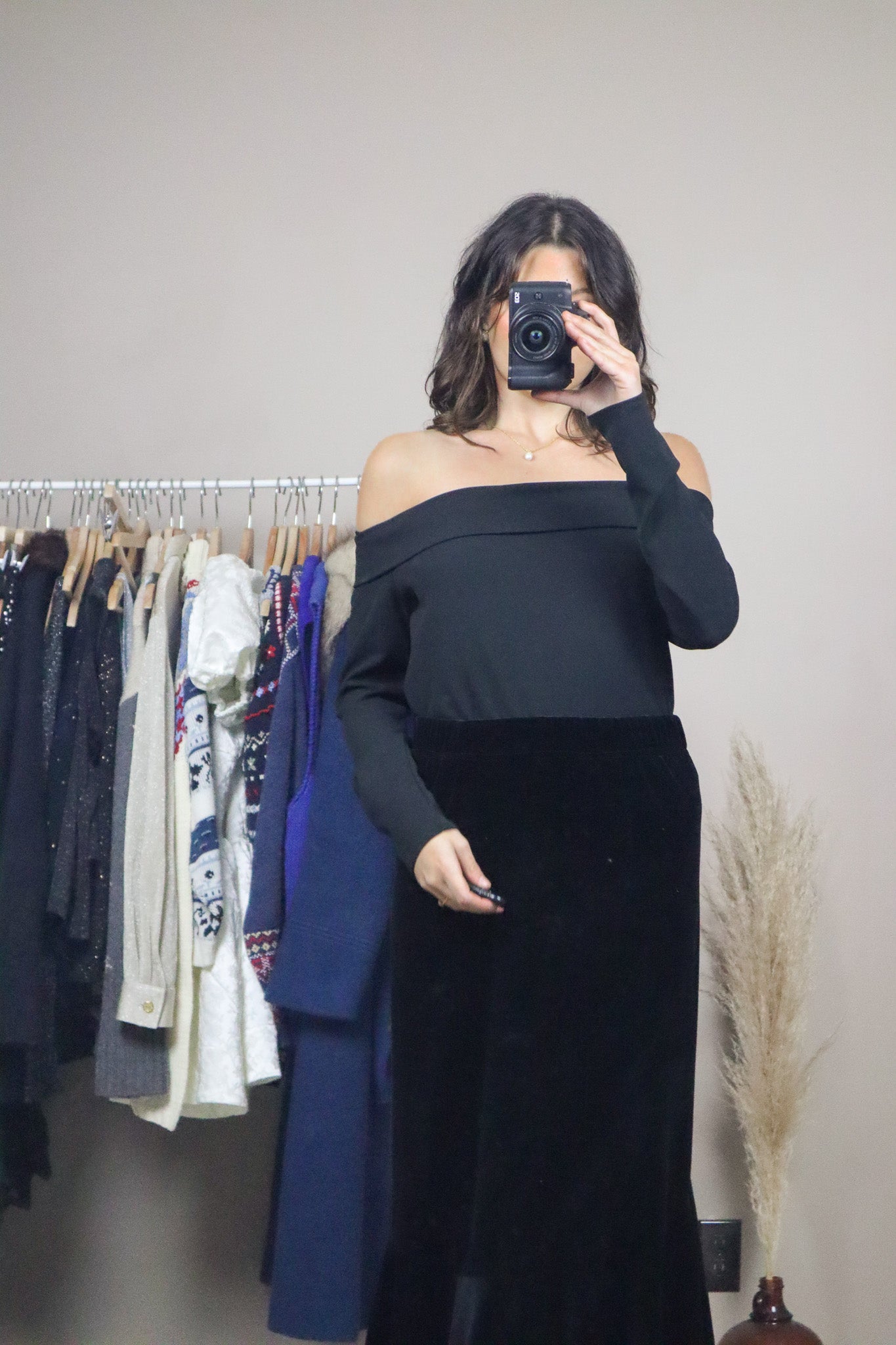Modern x Cropped Off The Shoulder Top (L)