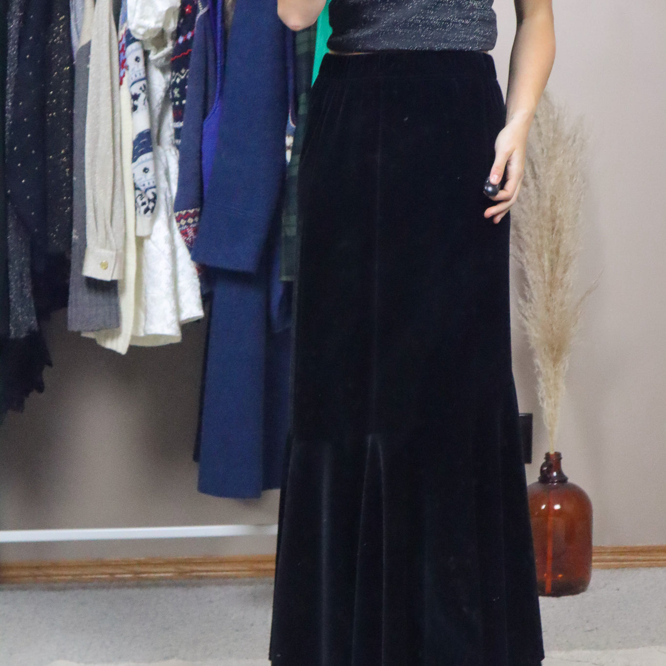 Made in Korea x Vintage x Velvet Maxi Skirt (M)