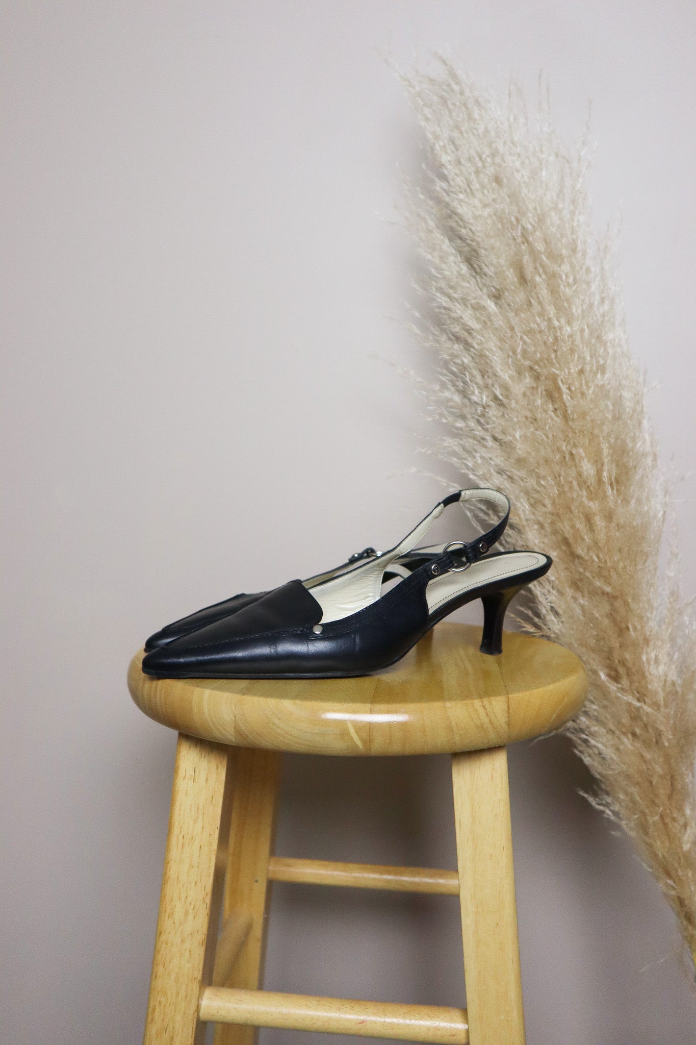 Vintage x Leather Sling Backs (7.5/8)
