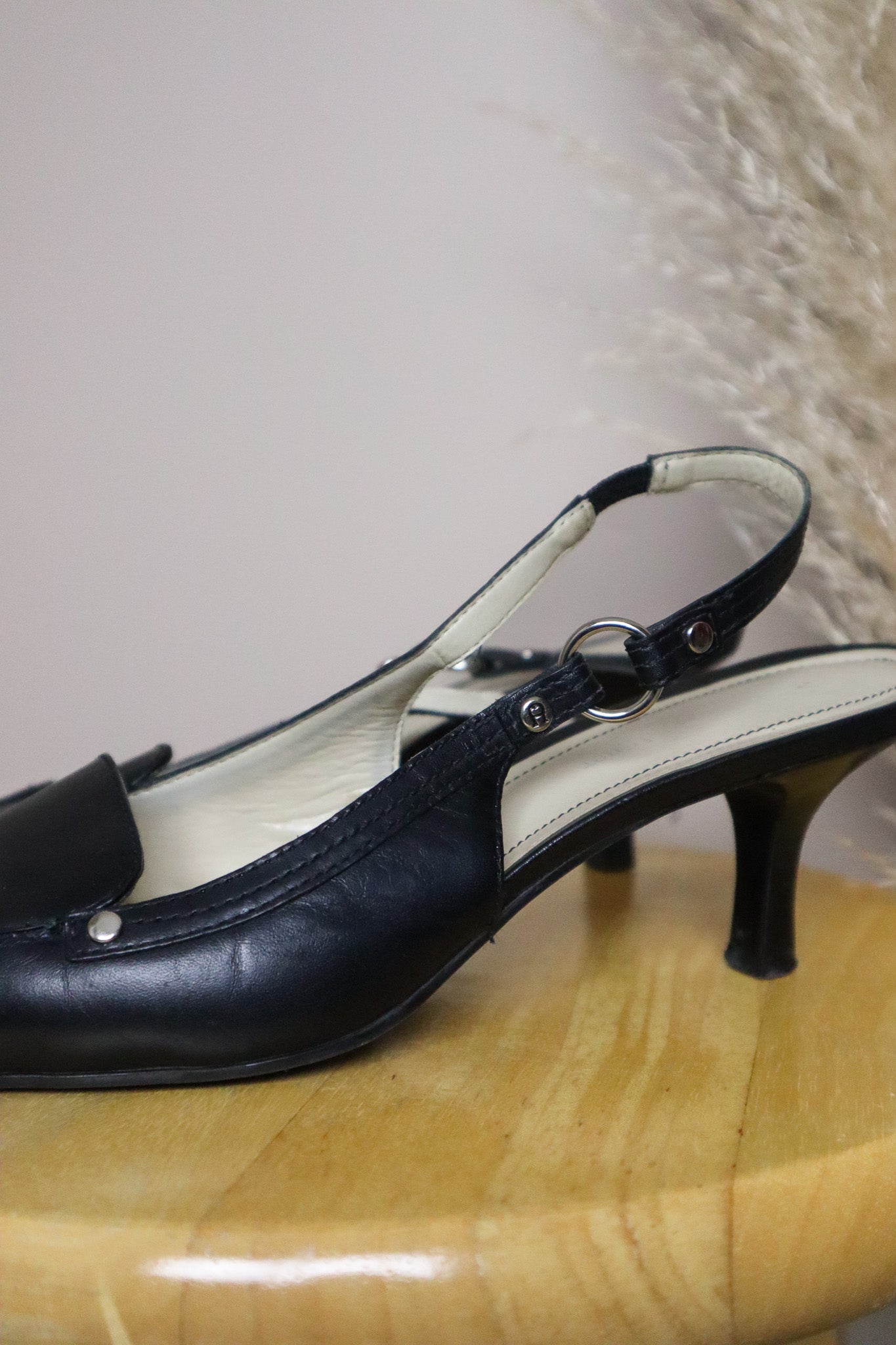 Vintage x Leather Sling Backs (7.5/8)