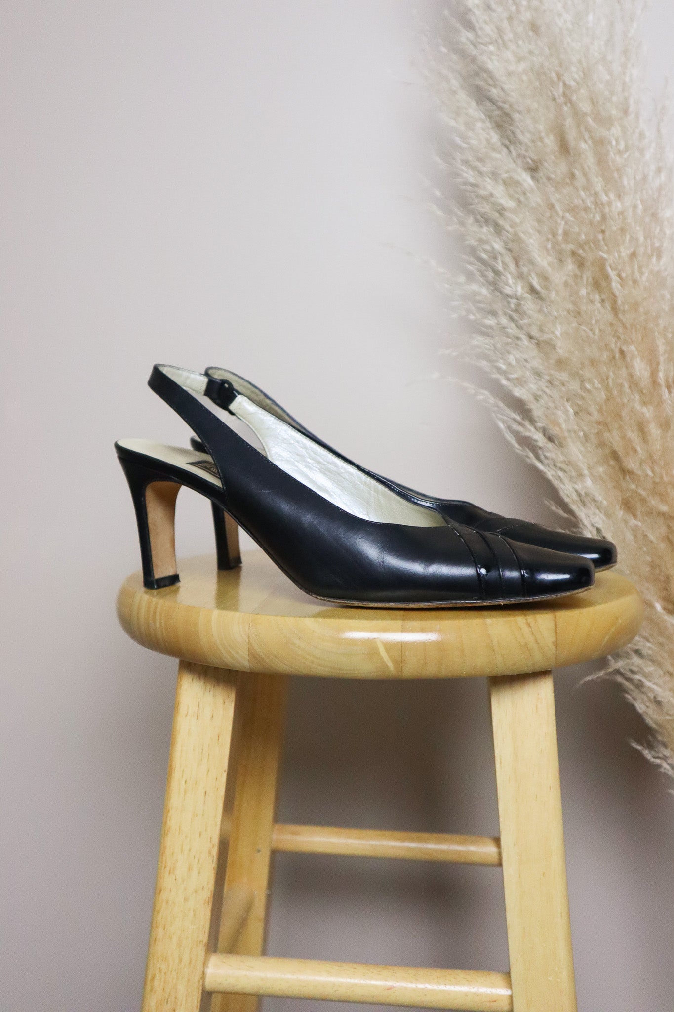 Made in Italy x Vintage x Leather Sling Backs (7.5/8)