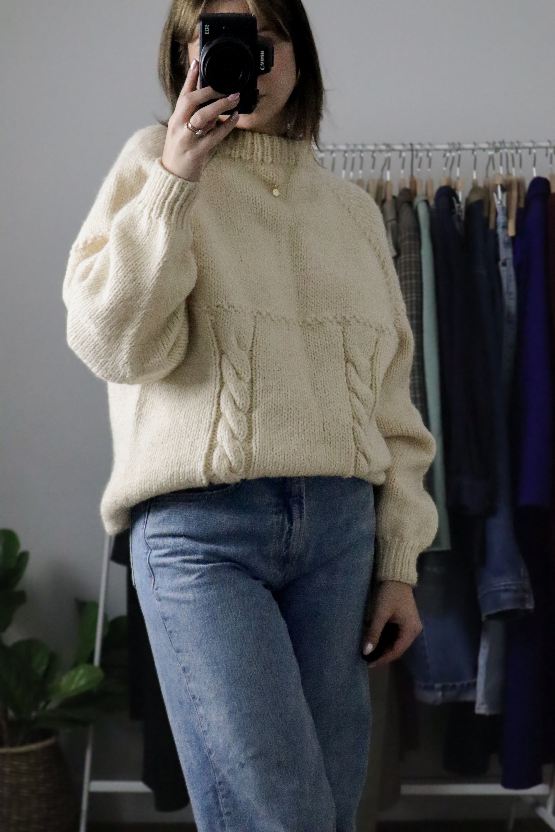 Handknit x Wool-blend Chunky Knit (S/M)
