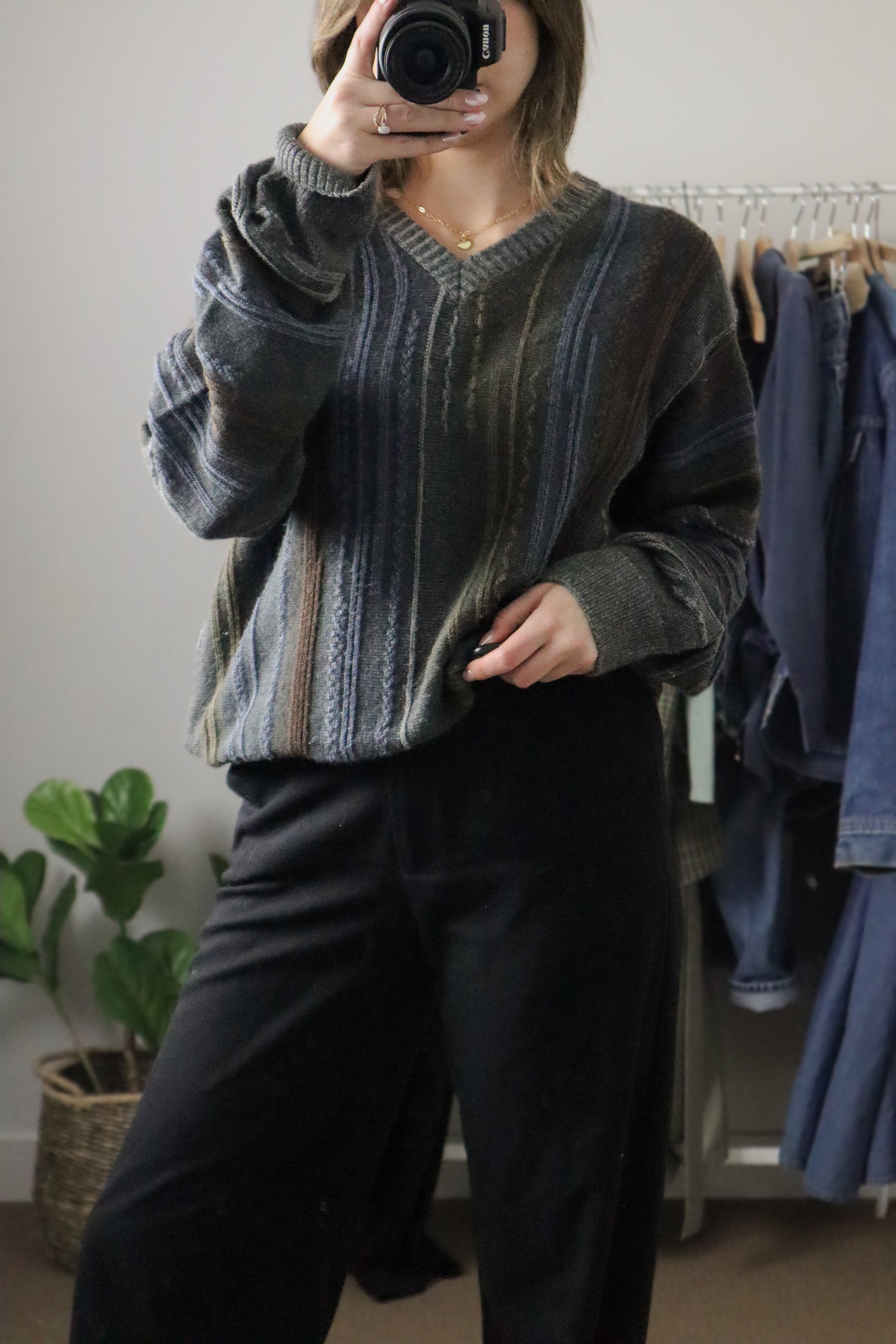 Made in Italy x Vintage x Wool Blend V-Neck (M/L)