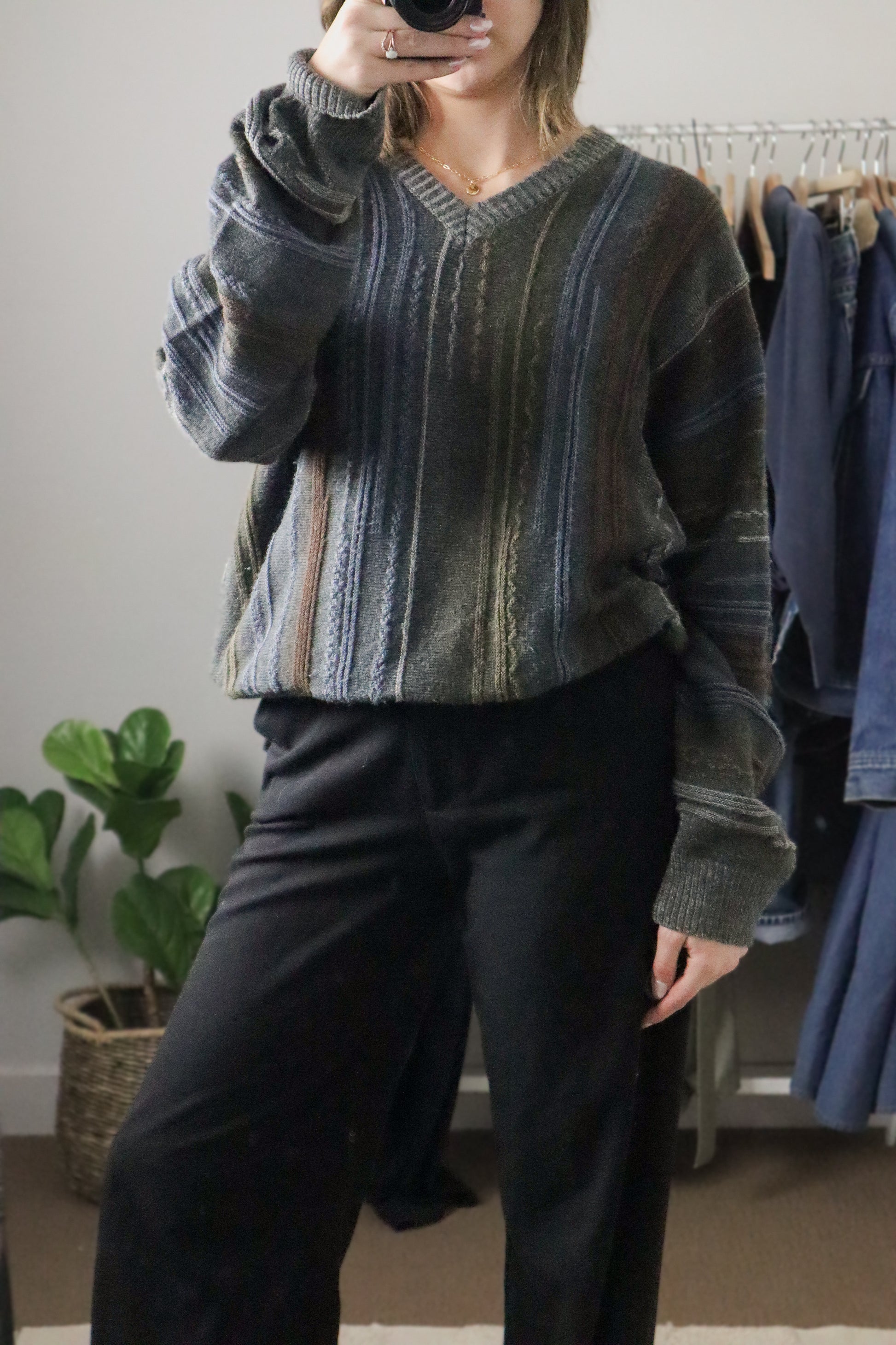 Made in Italy x Vintage x Wool Blend V-Neck (M/L)