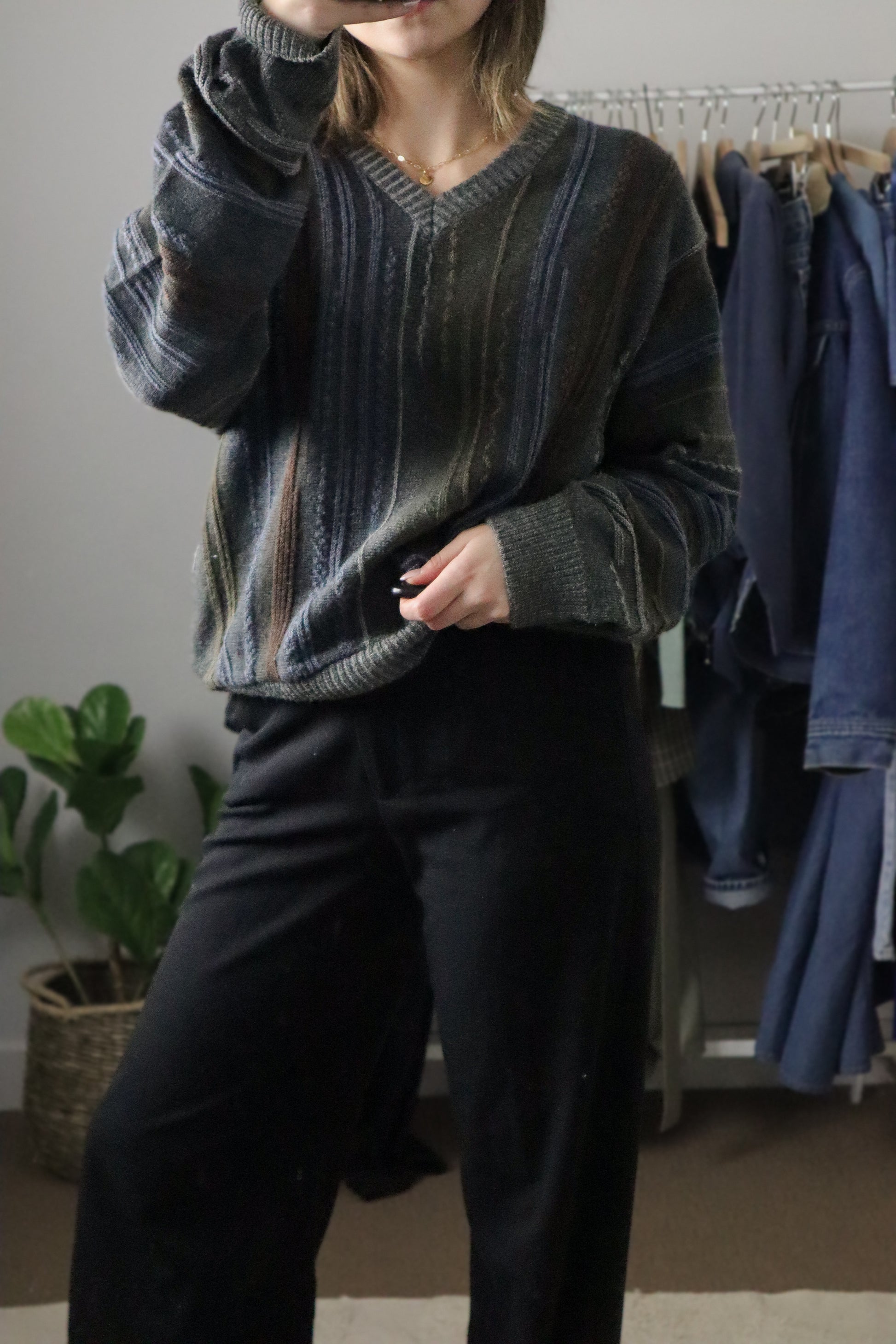 Made in Italy x Vintage x Wool Blend V-Neck (M/L)