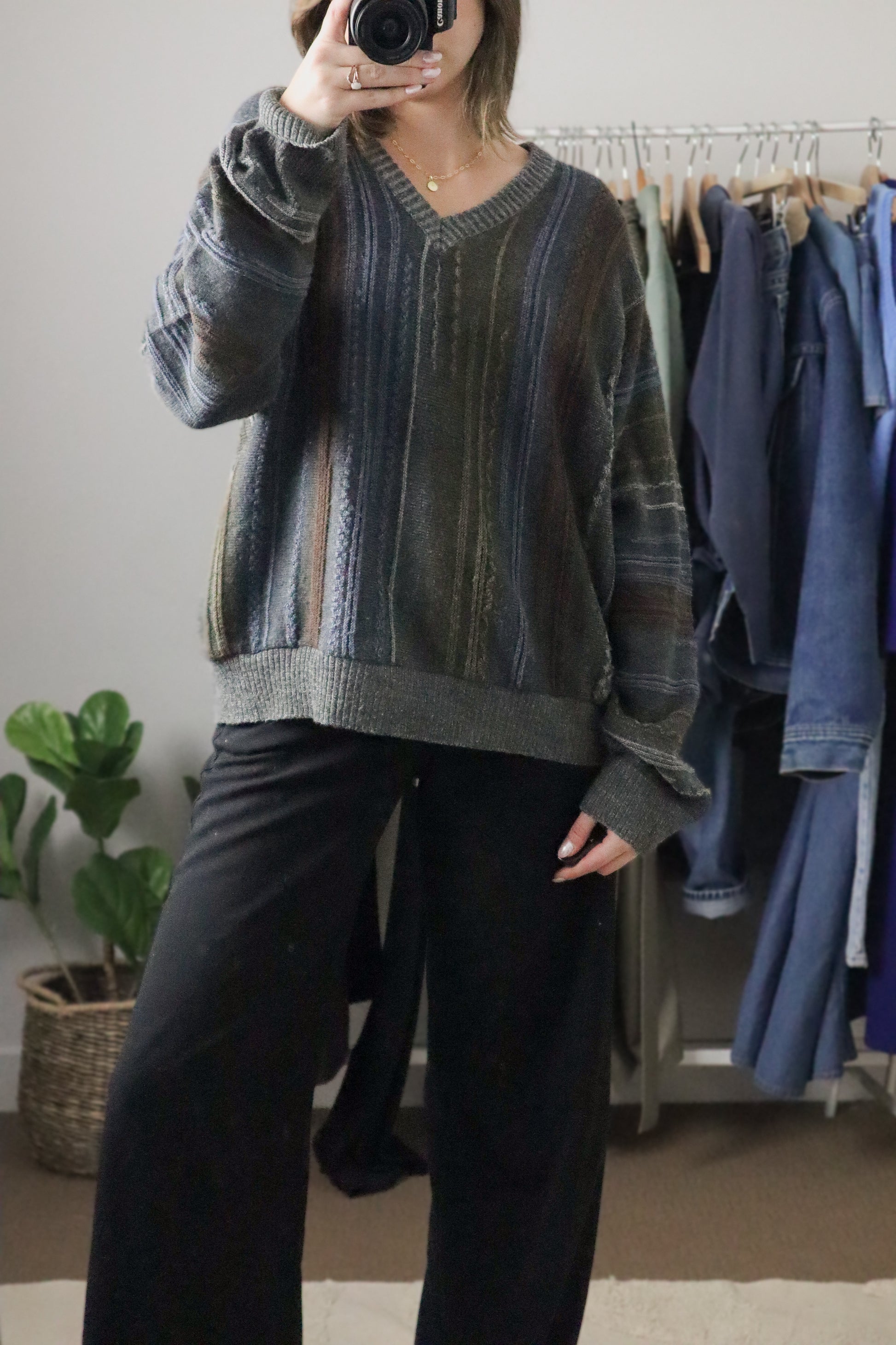 Made in Italy x Vintage x Wool Blend V-Neck (M/L)