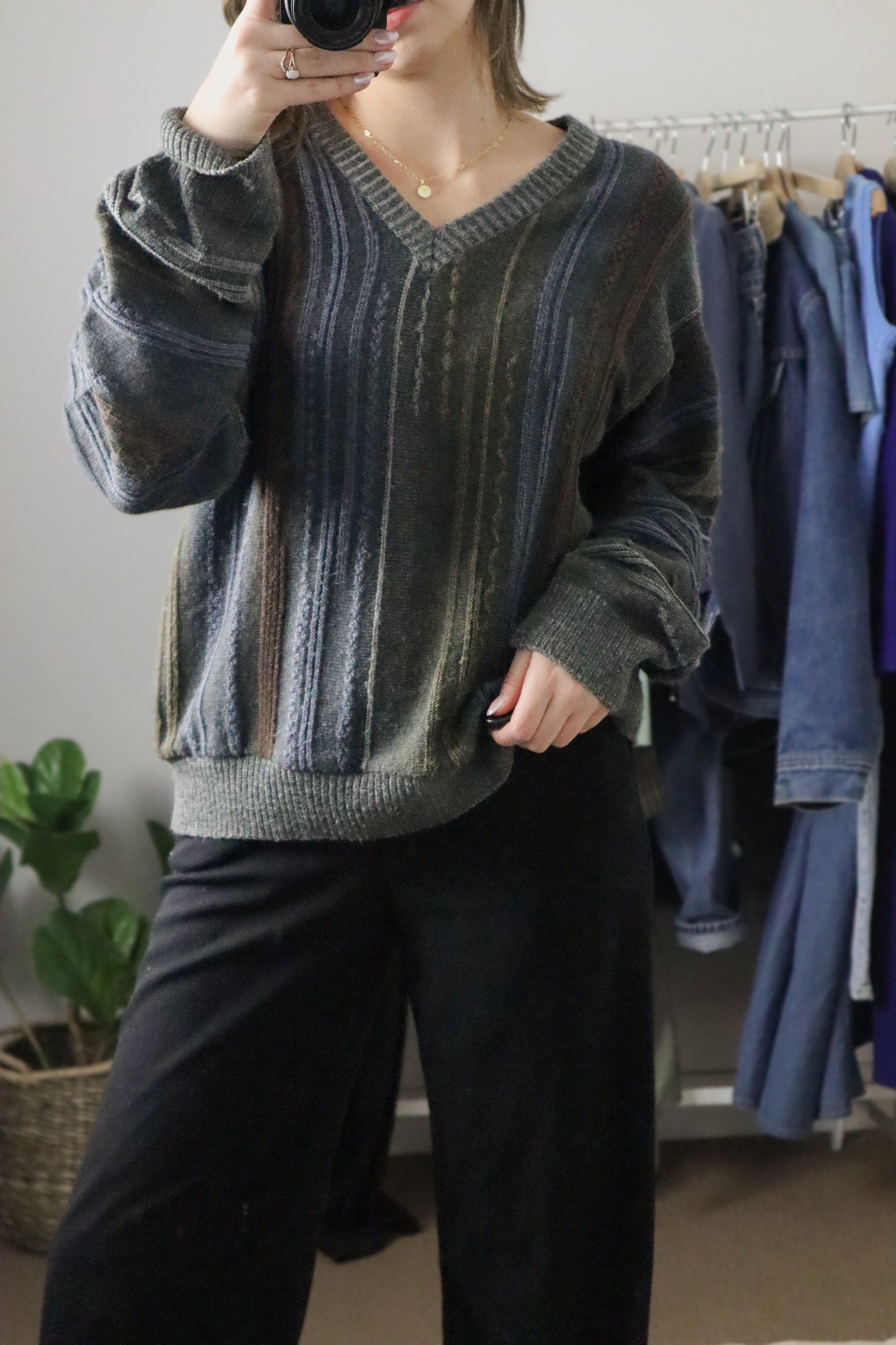 Made in Italy x Vintage x Wool Blend V-Neck (M/L)