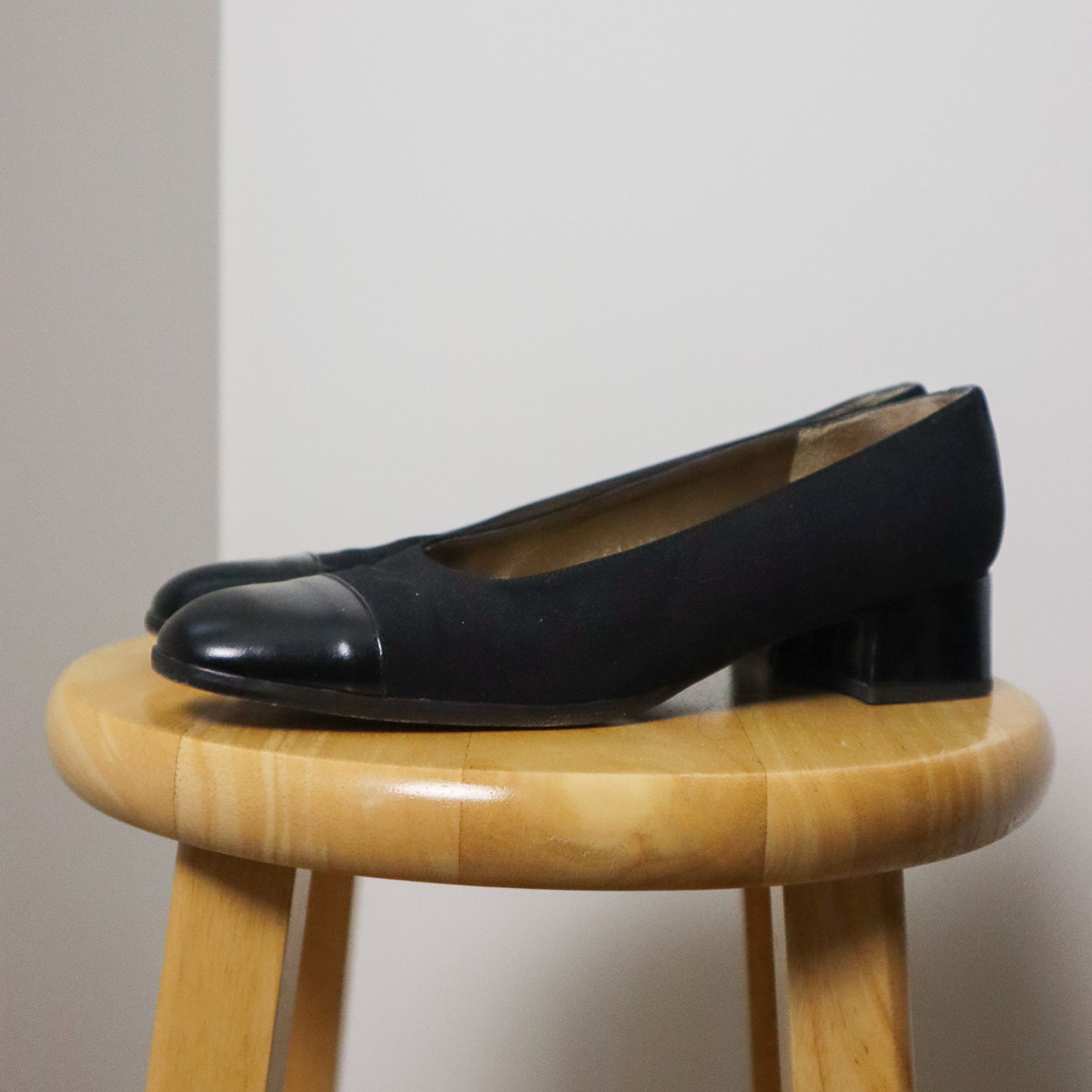 Vintage x Stuart Weitzman x Leather Two-Tone Heels (7.5)