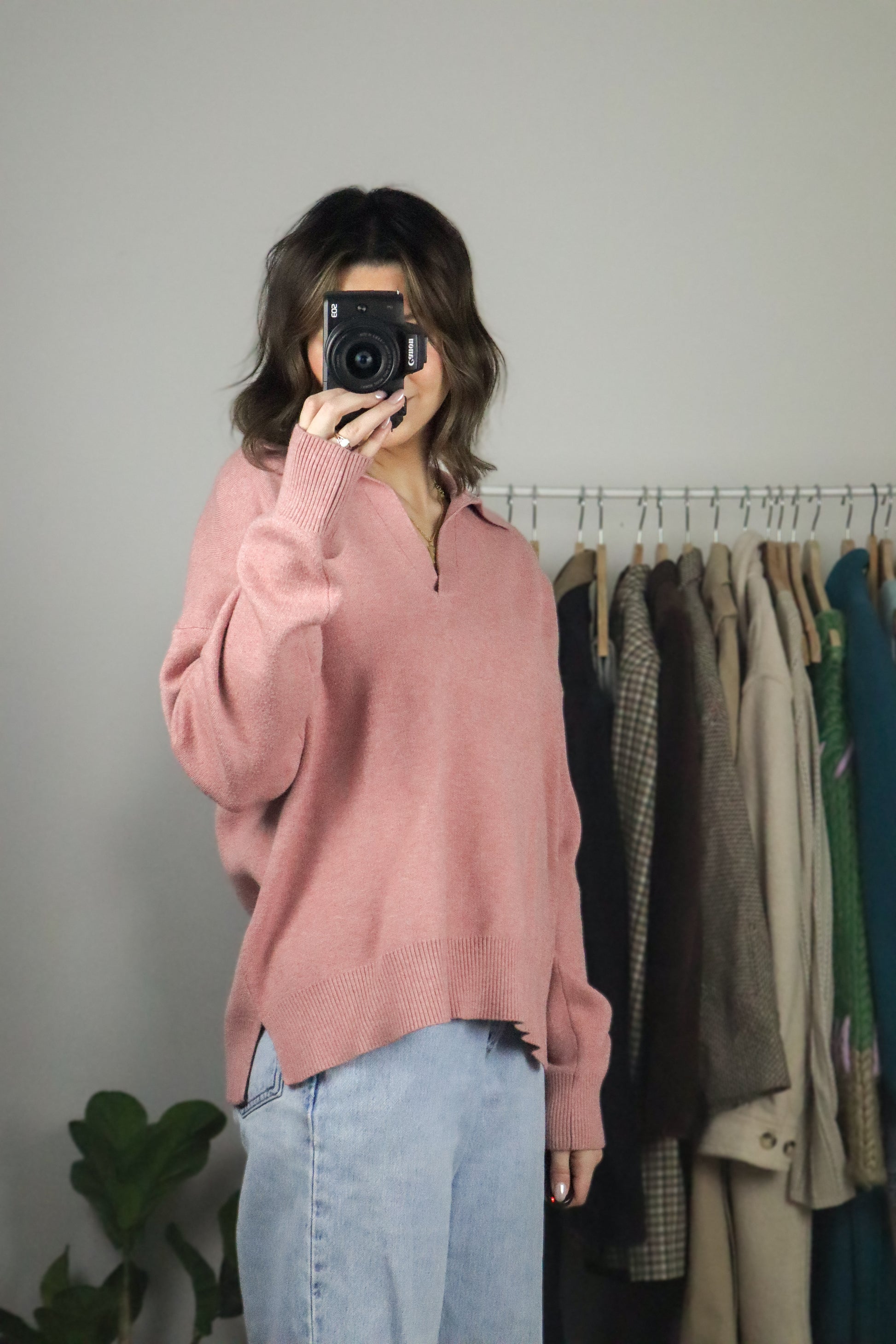 Modern x Collared V-Neck (M/L)