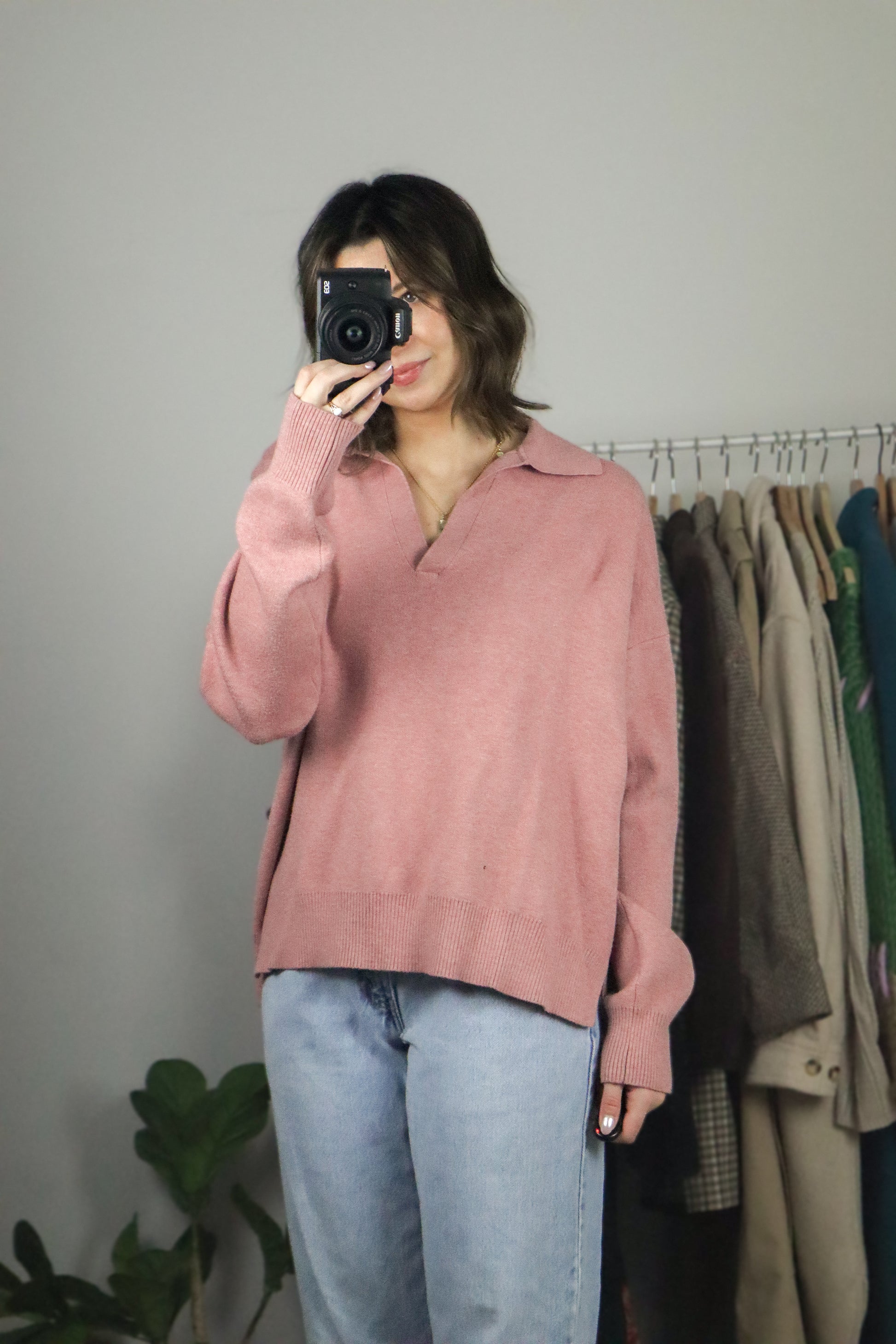 Modern x Collared V-Neck (M/L)