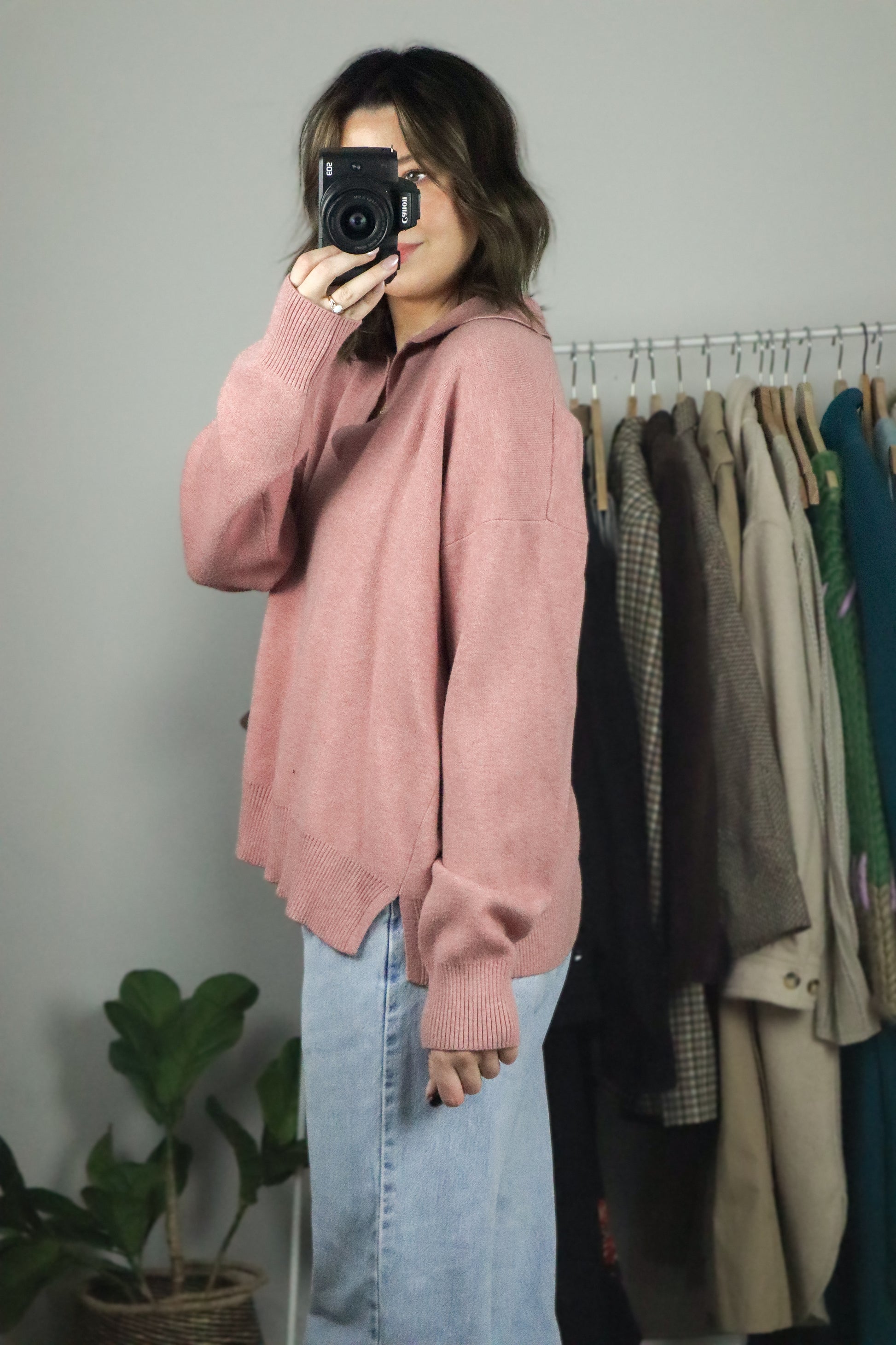 Modern x Collared V-Neck (M/L)