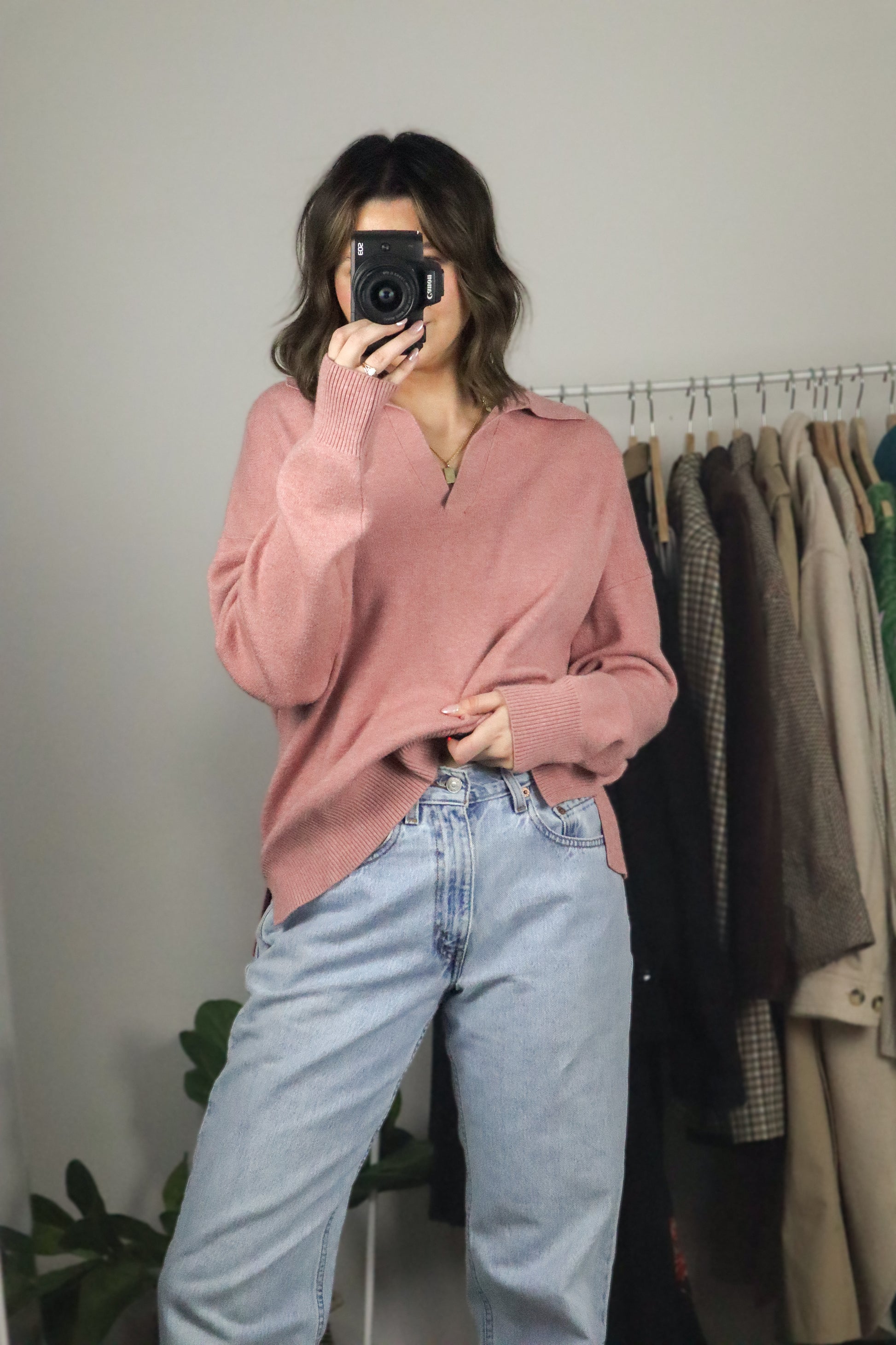 Modern x Collared V-Neck (M/L)