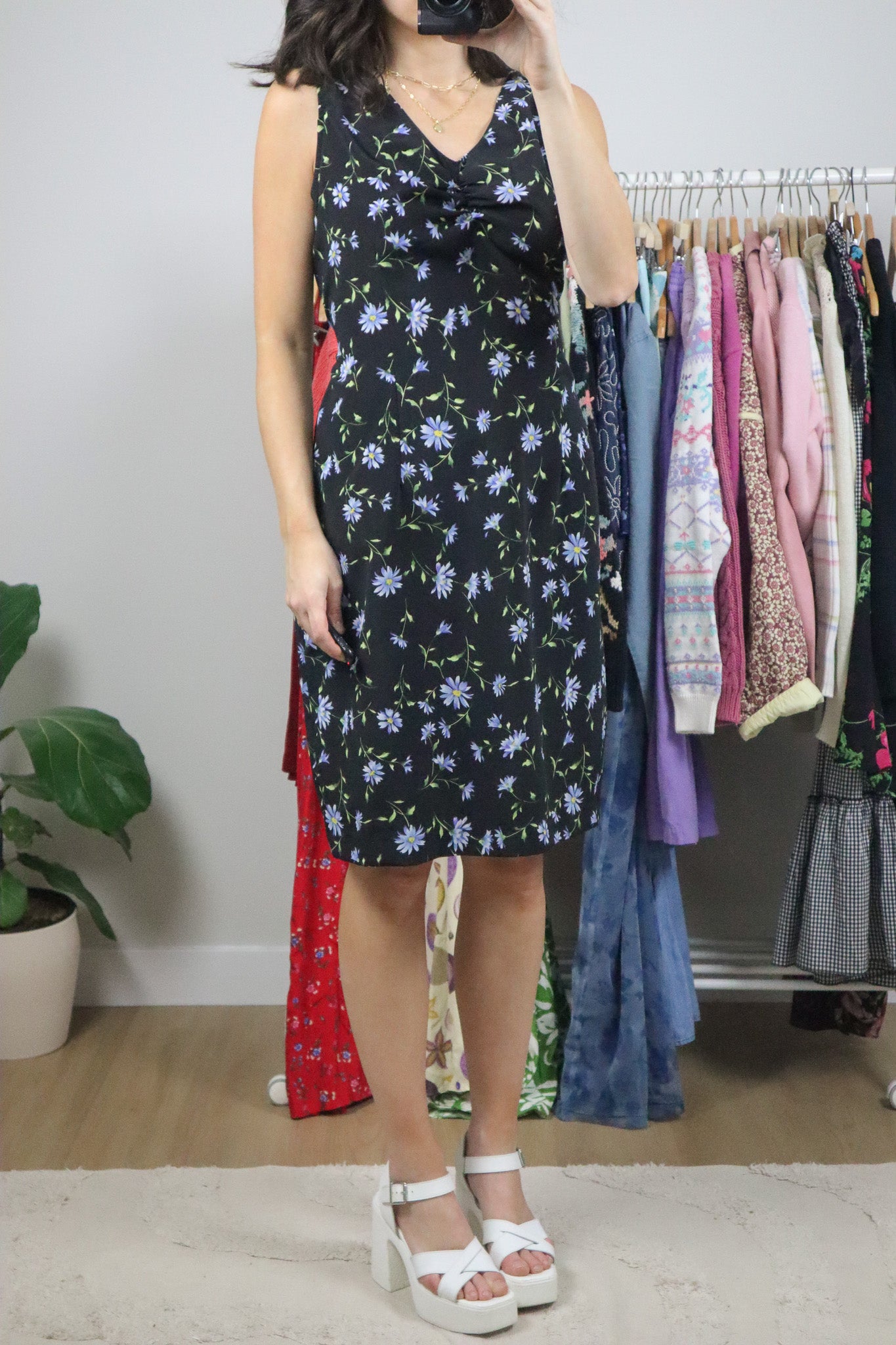Made in Canada x Vintage x Floral Midi Dress (12)