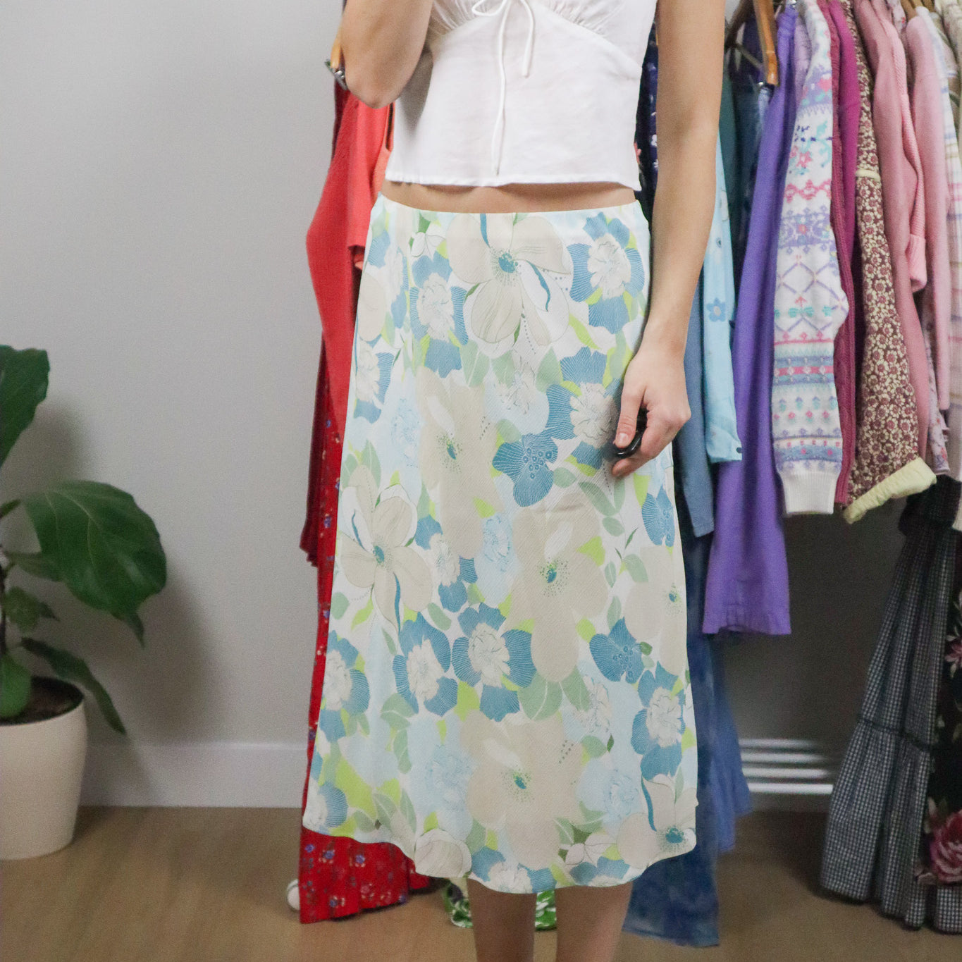 Made in Canada x Vintage x Floral Mesh Midi Skirt (10/12)