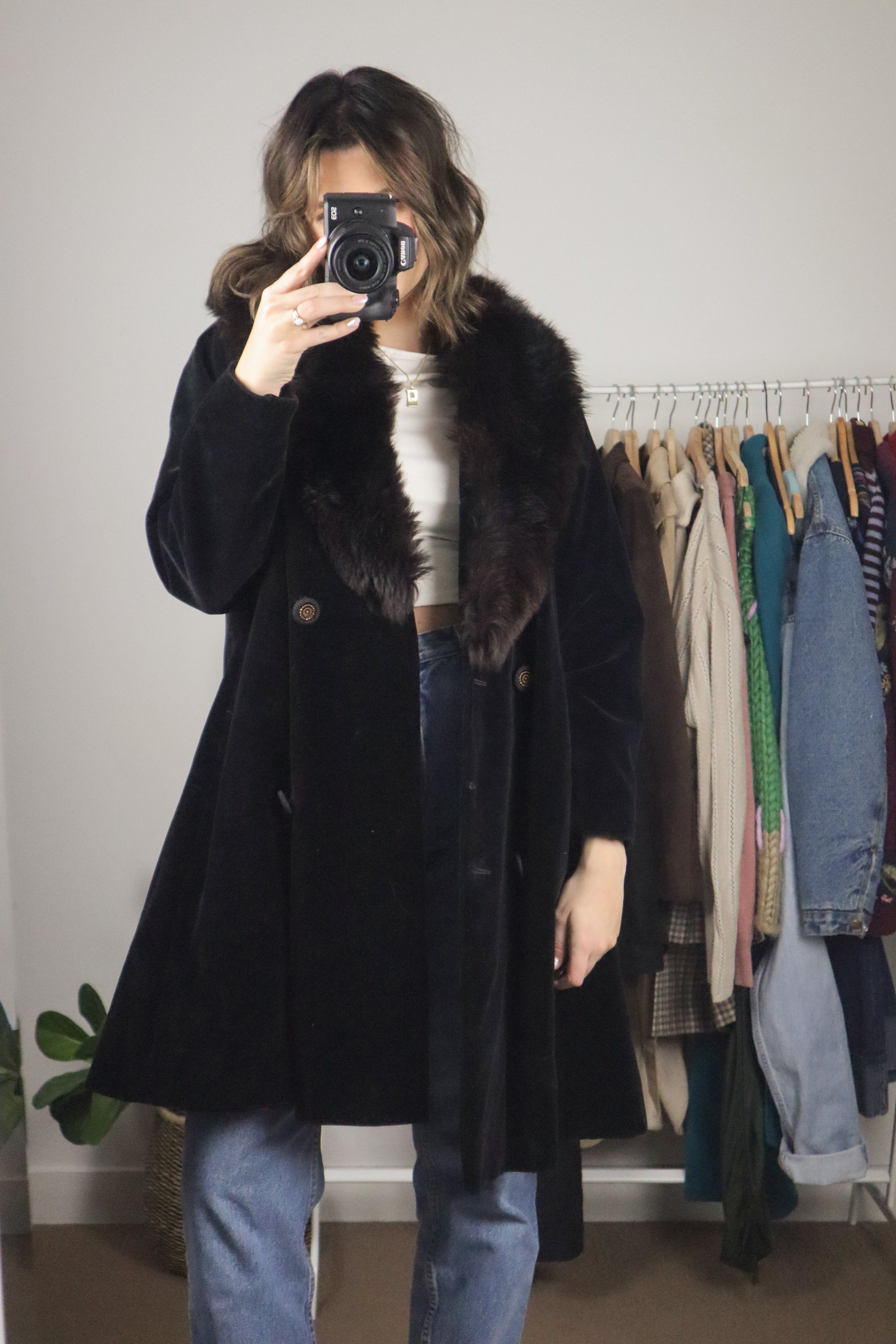 Made in Canada x Vintage x 1960s Fur Collared Velt Coat (S)