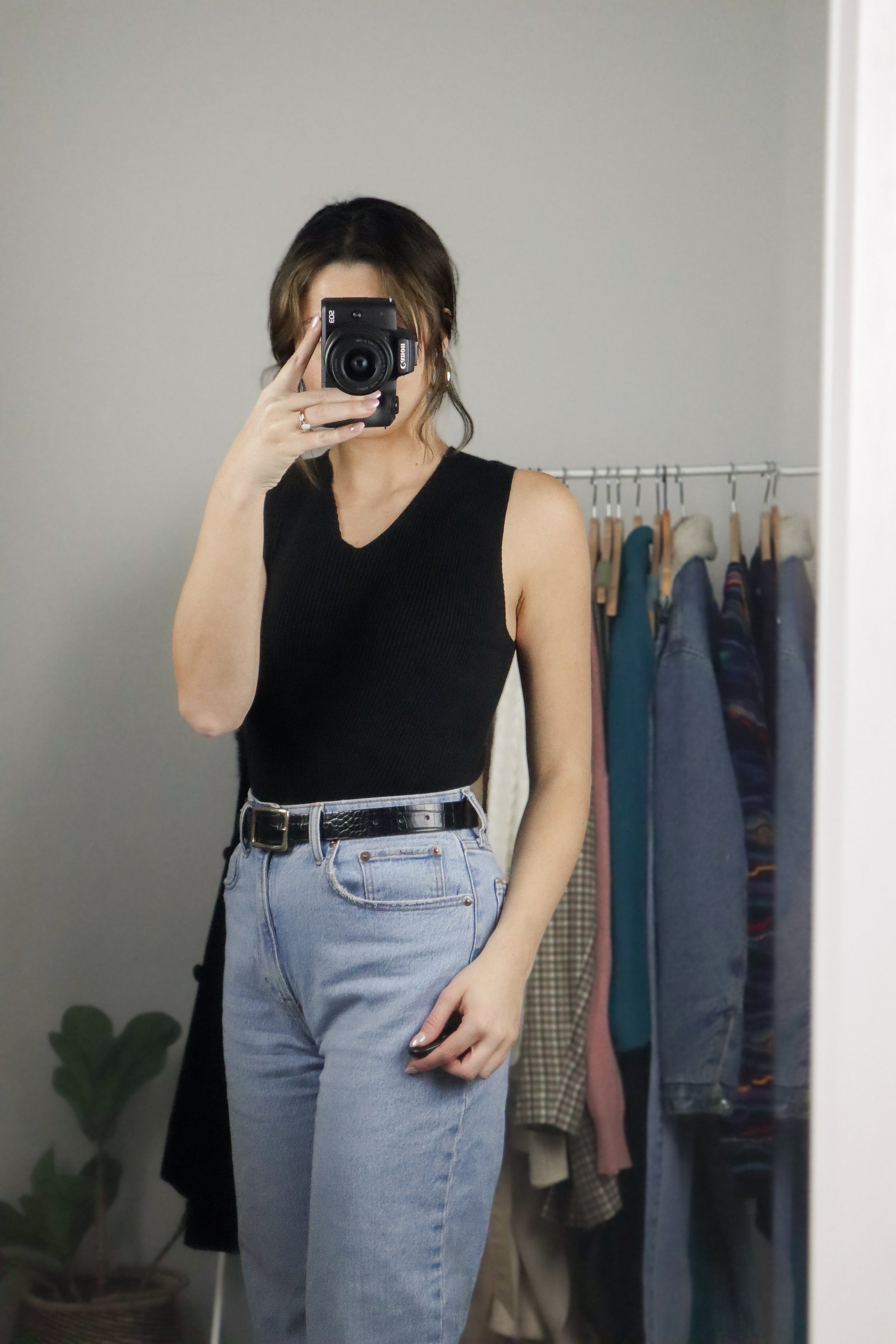 Made in Canada x Vintage x V-Neck Tank (S/M)