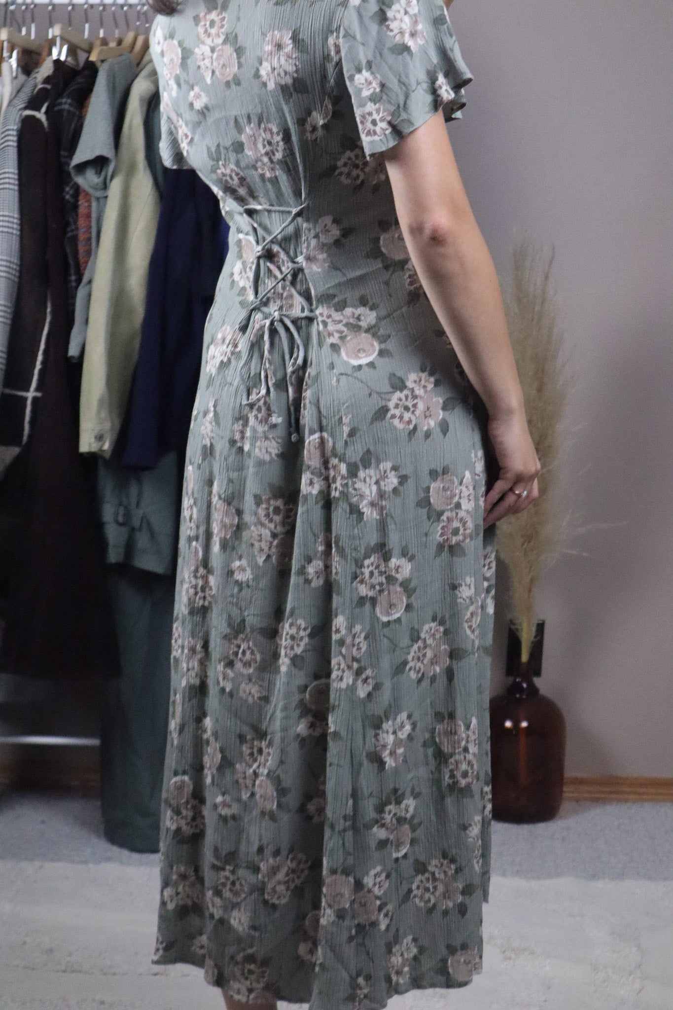 Vintage x Floral Dress (4/6)