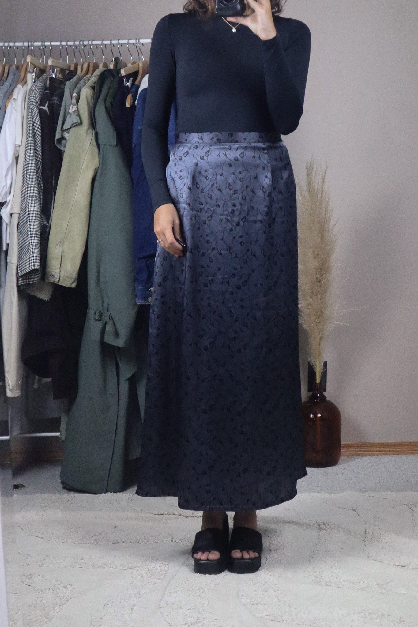 Made in Canada x Vintage x Floral Satin Maxi Skirt (33)