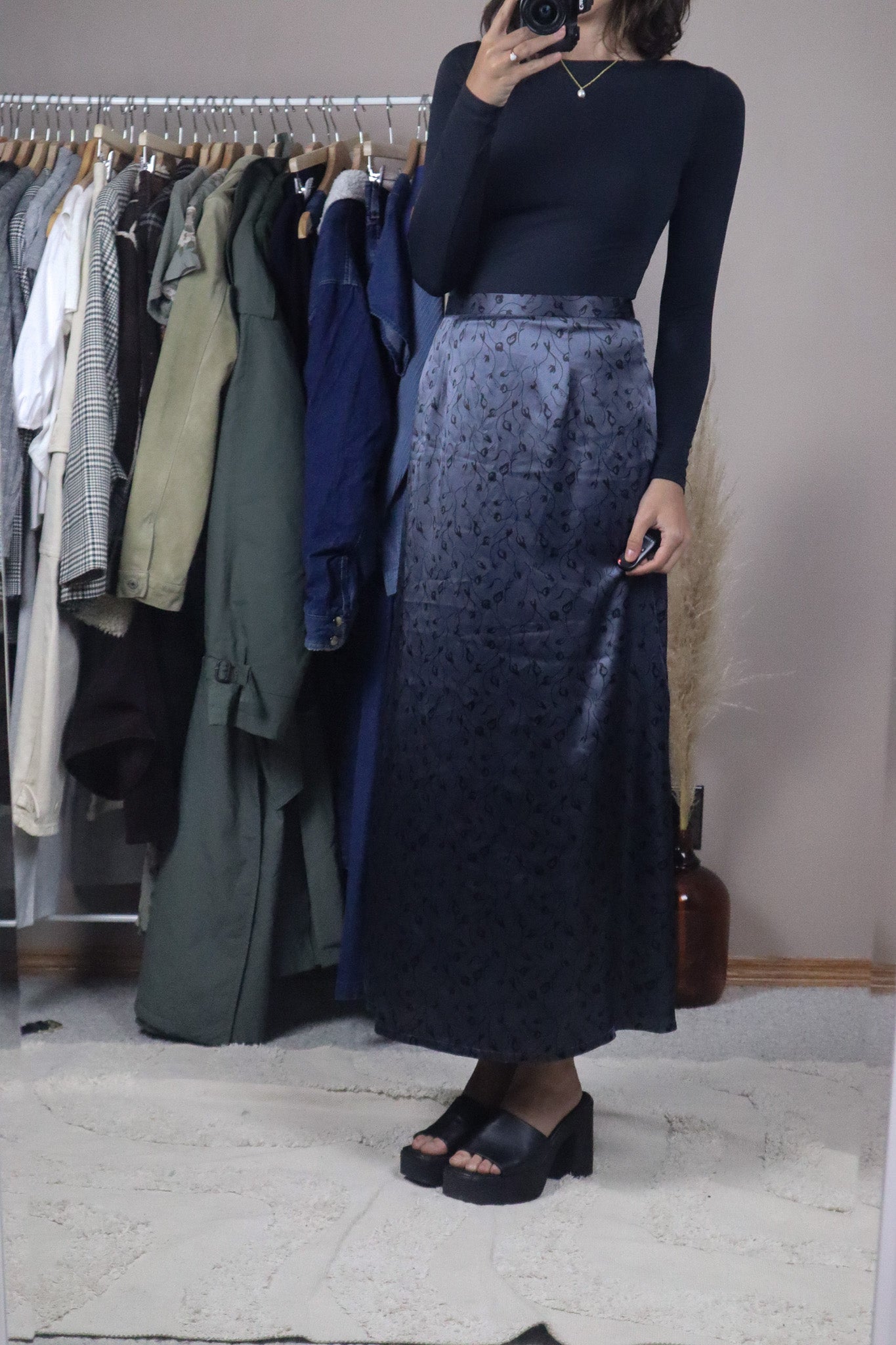 Made in Canada x Vintage x Floral Satin Maxi Skirt (33)