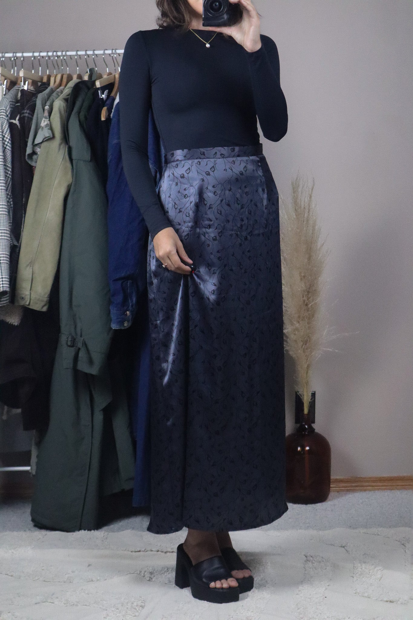 Made in Canada x Vintage x Floral Satin Maxi Skirt (33)